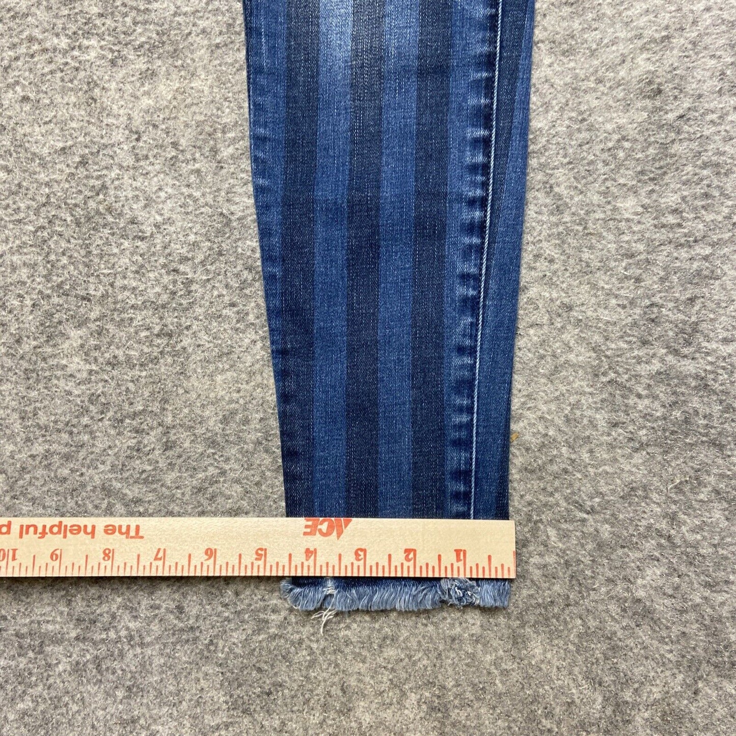 American Eagle Next Level Stretch Super Hi Rise Jegging Crop Size 2 Short Stripe