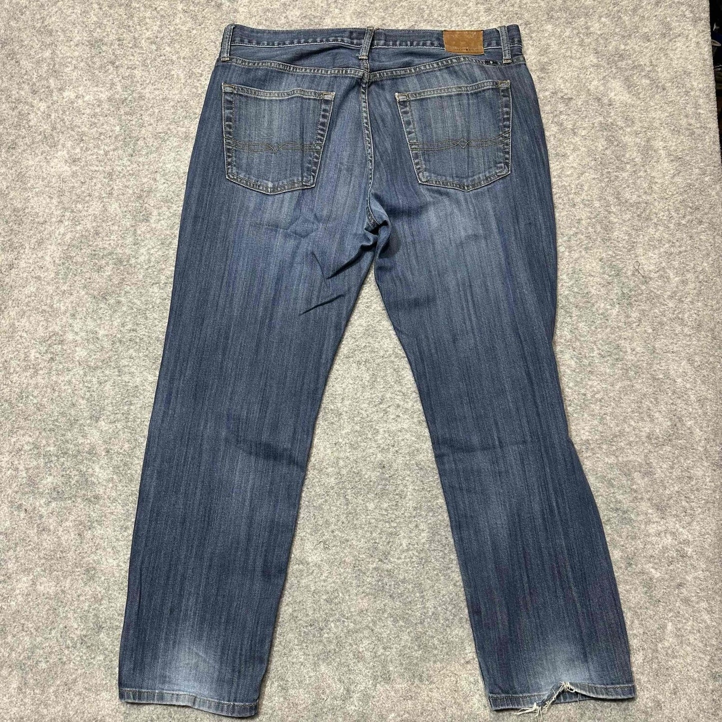 Lucky Brand 221 Men's Straight Frayed Hem Jeans Size 36x30 Blue Medium Wash