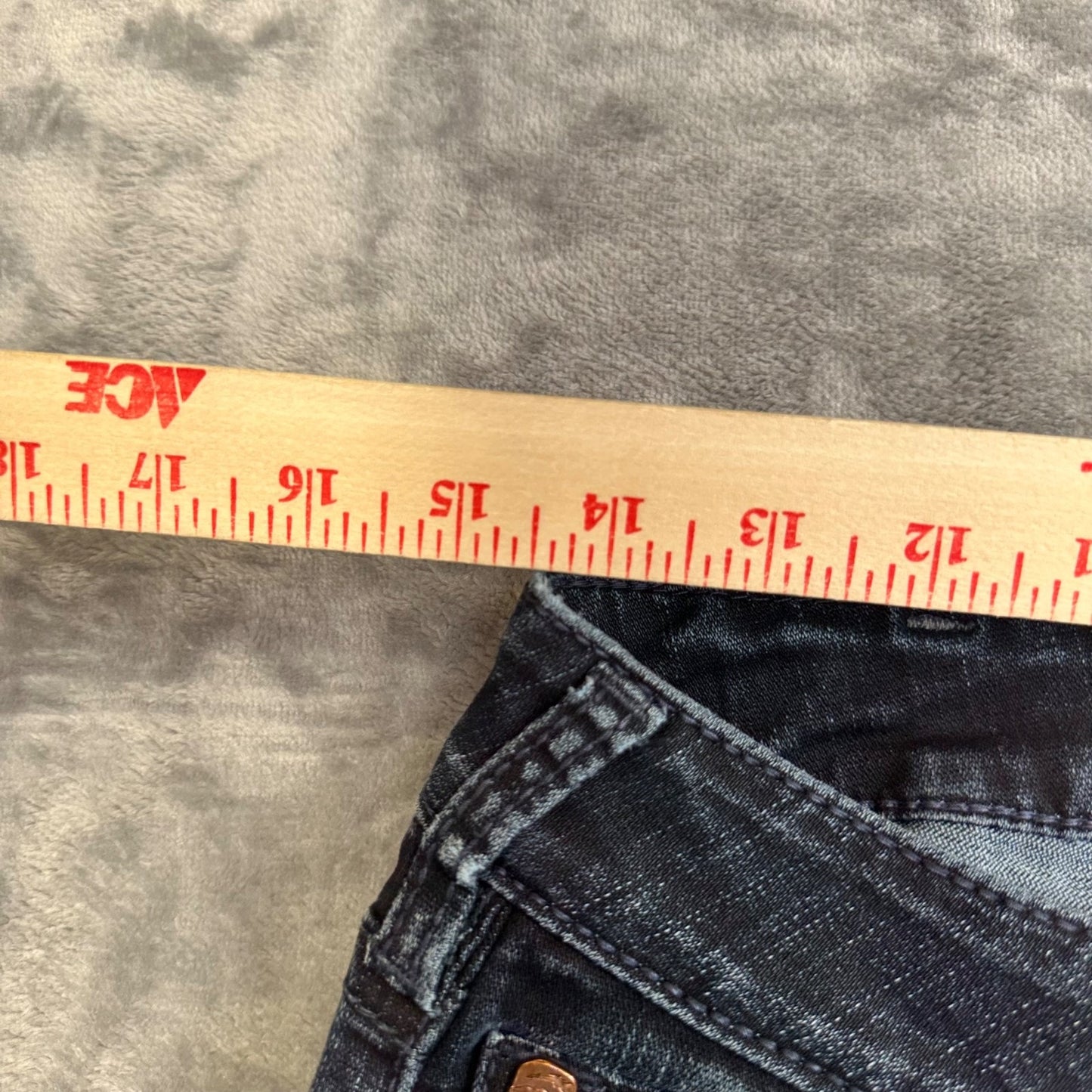 Silver Women's Aiko Slim Straight Jeans Size 30x33 Dark Wash
