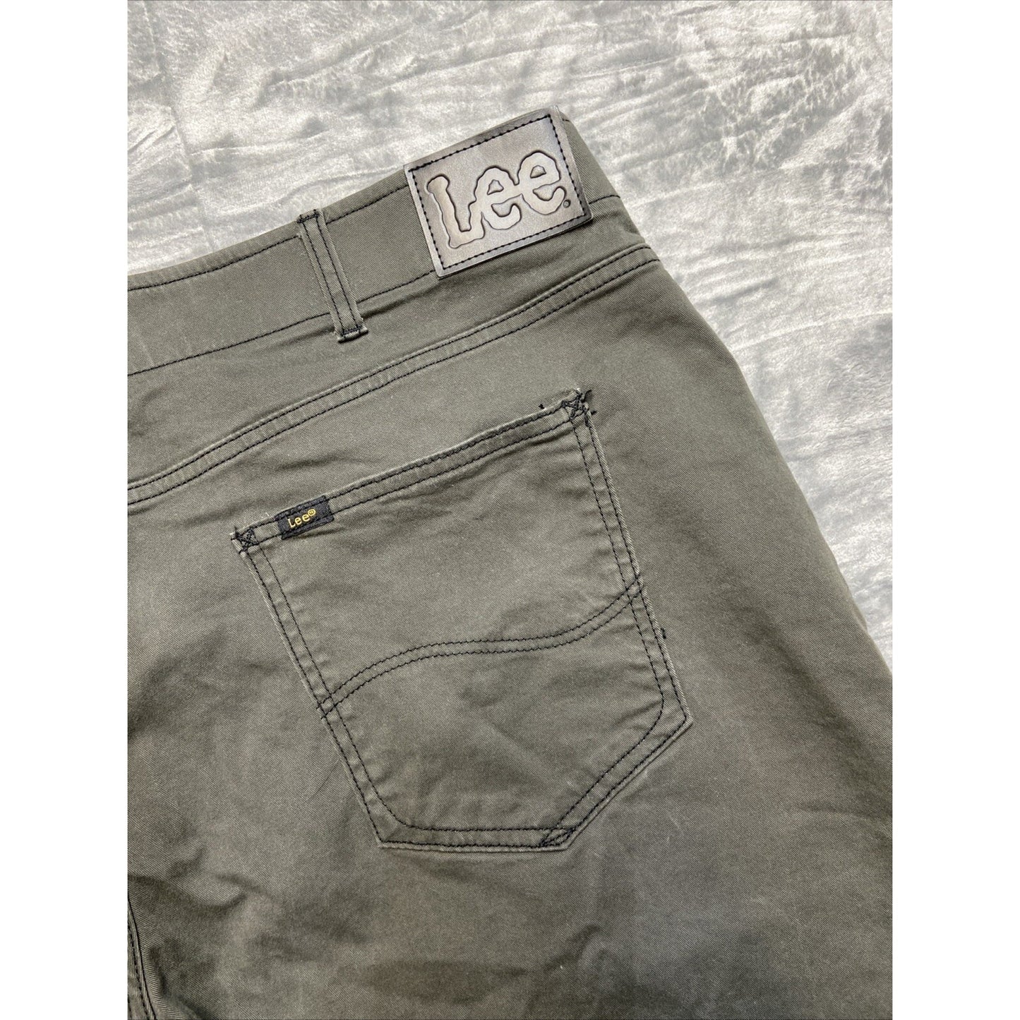 Lee Extreme Motion Skinny Pants Men’s Size 42x30 Gray Pants