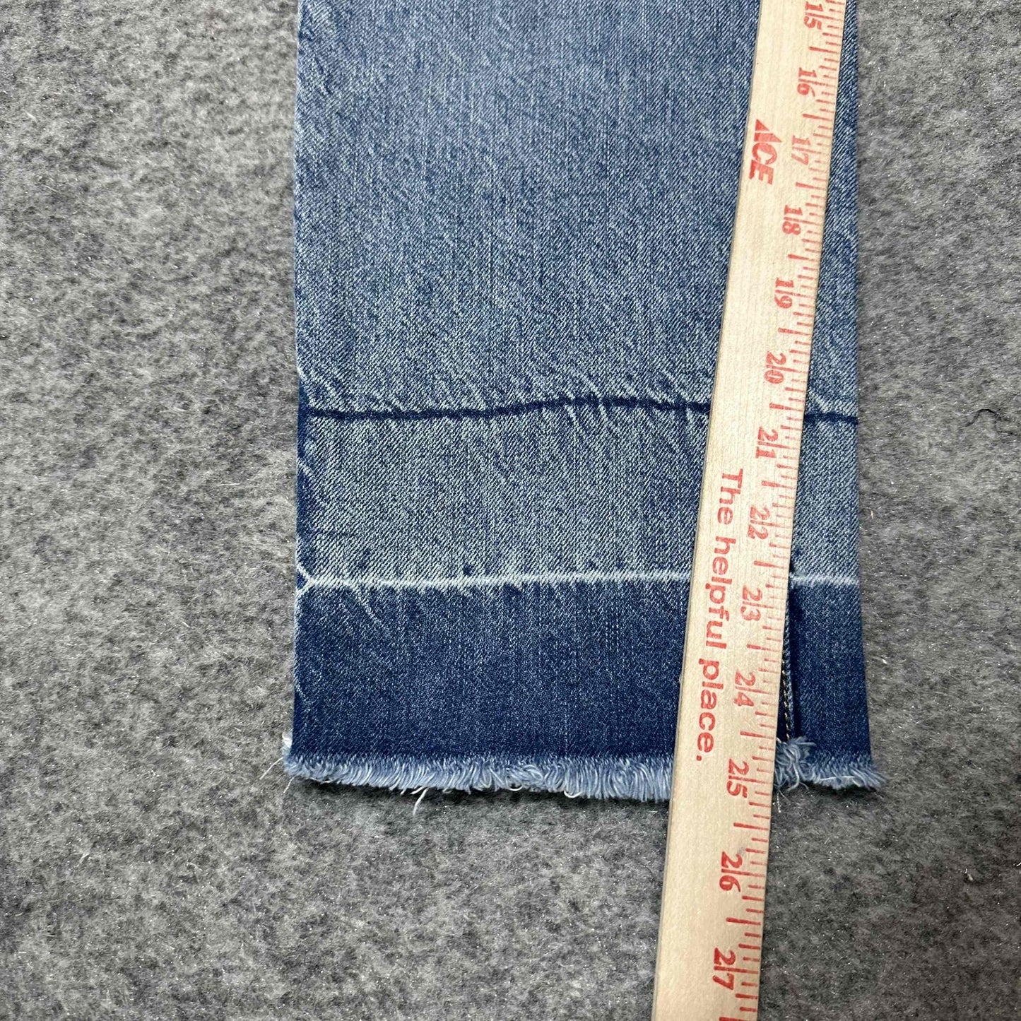 Current/Elliott Women's Cropped Frayed Hem Jeans Size 12/31 Blue