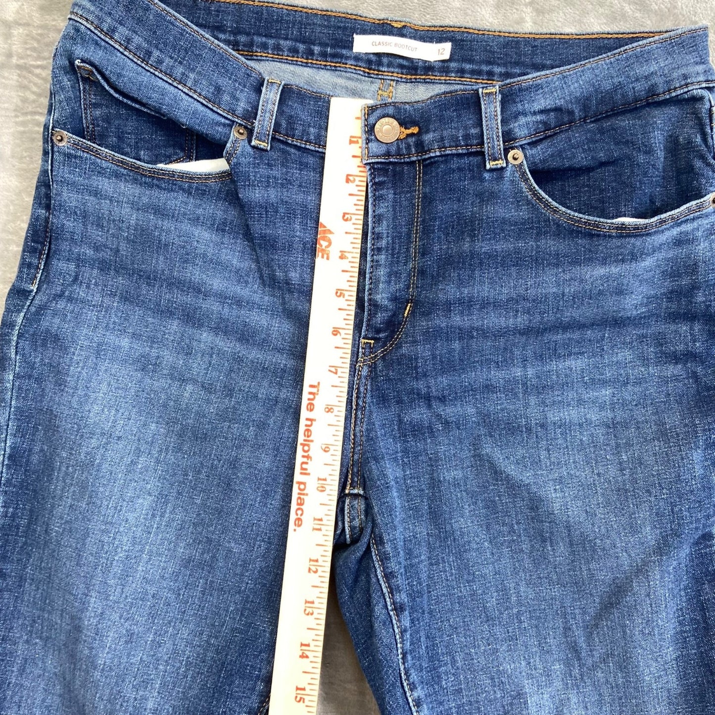 Levi's Women's Classic Bootcut Jeans Size 12 Blue