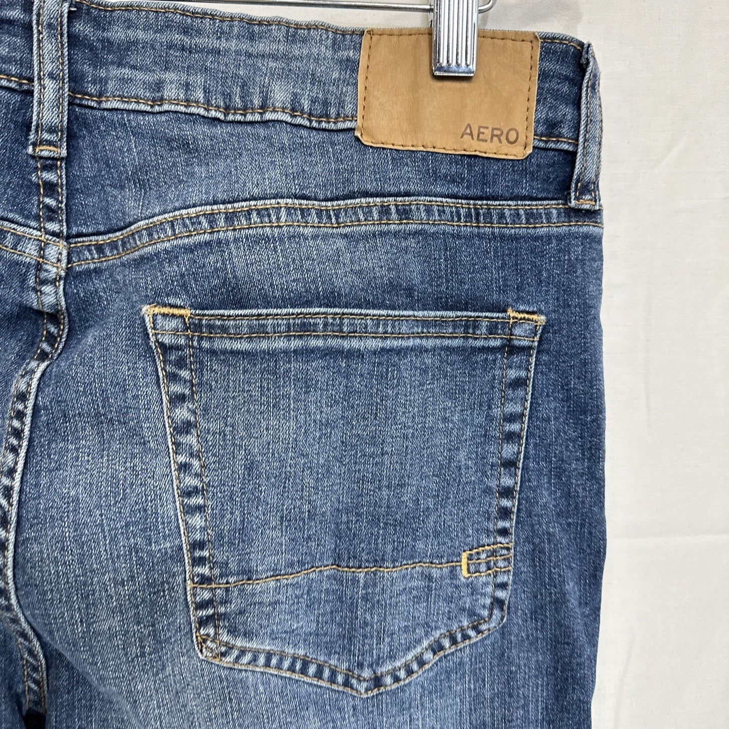 Aeropostale Jeans Men’s 30x32 Slim Straight Mid Rise Medium Wash Denim