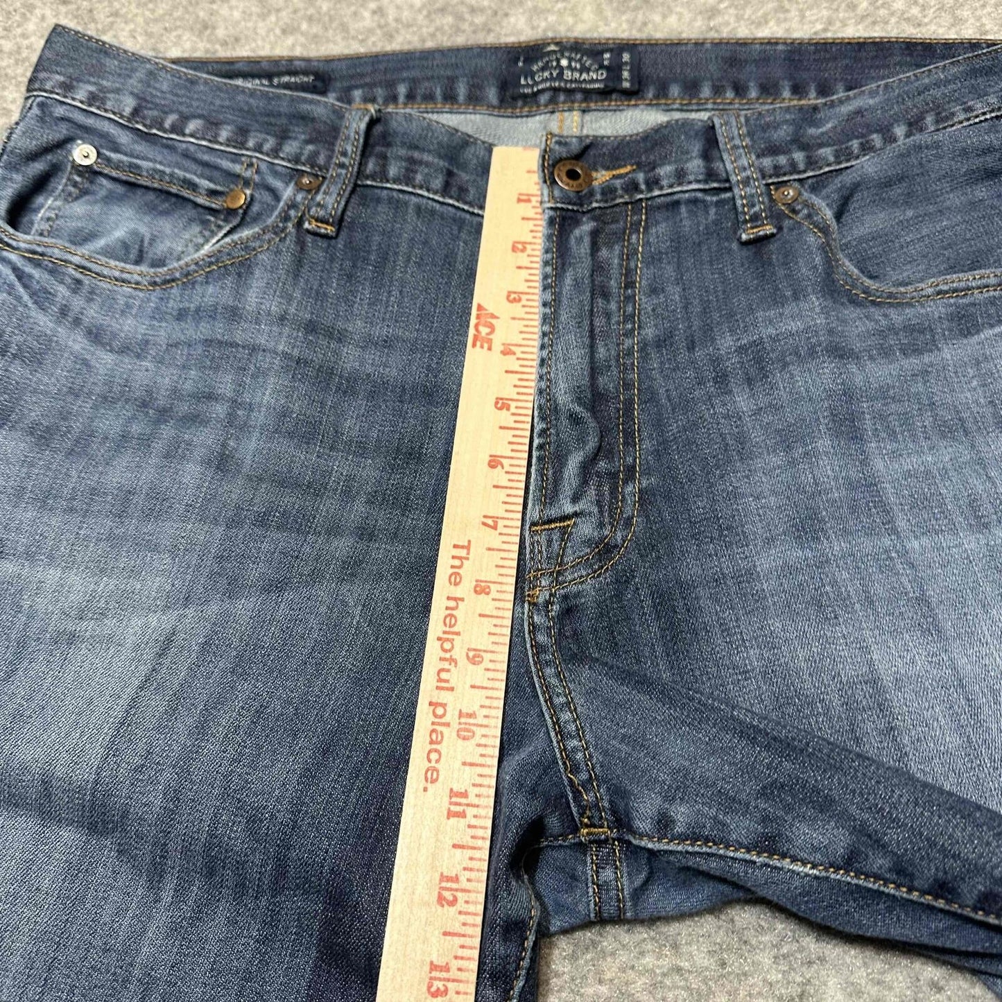 Lucky Brand 221 Men's Straight Frayed Hem Jeans Size 36x30 Blue Medium Wash