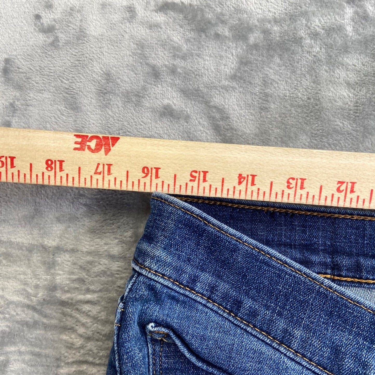 Levi's Women's Classic Bootcut Jeans Size 12 Blue
