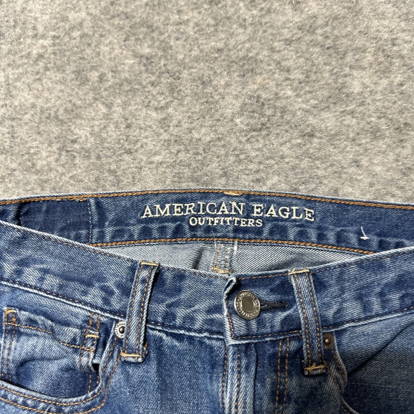 American Eagle Mom Jean Women's Jeans Size 2 Blue Light Wash Denim