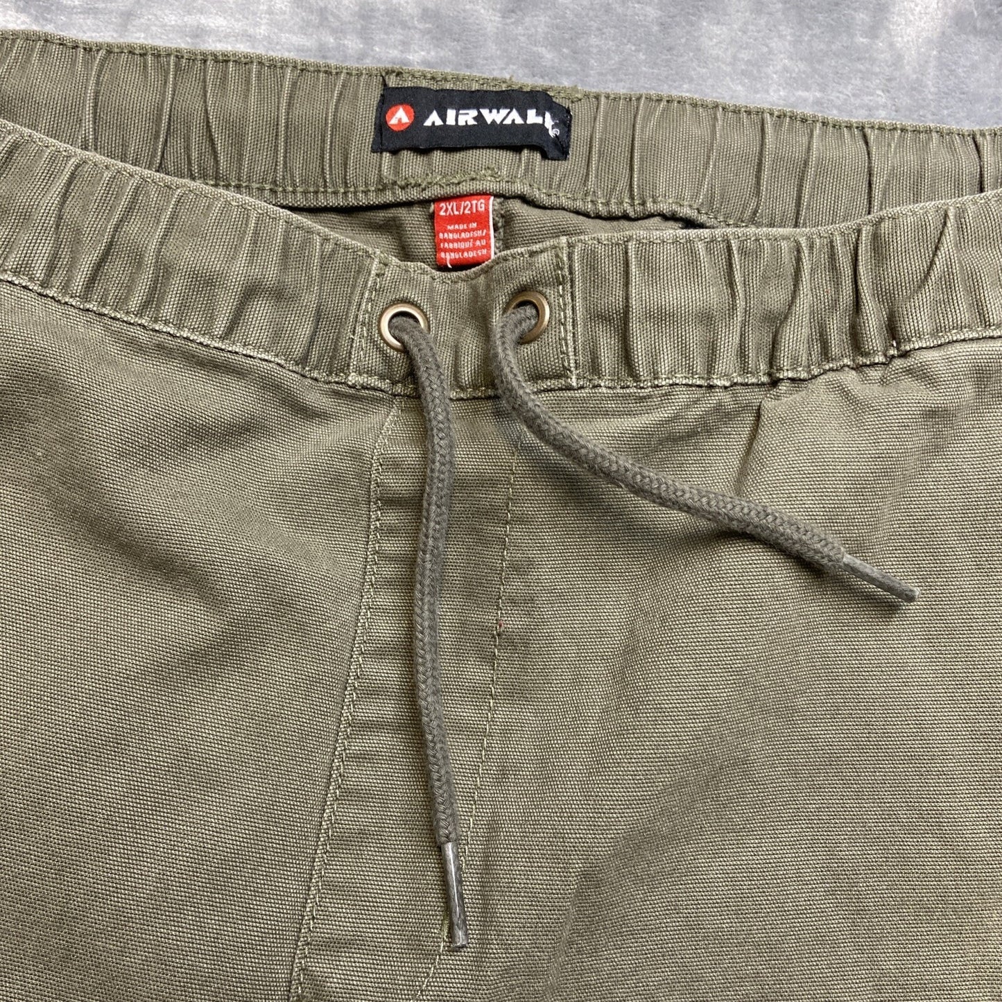 Air Walk Cargo Pants Men’s Size 2XL Green Elastic Waist Cuffed Pants Skater