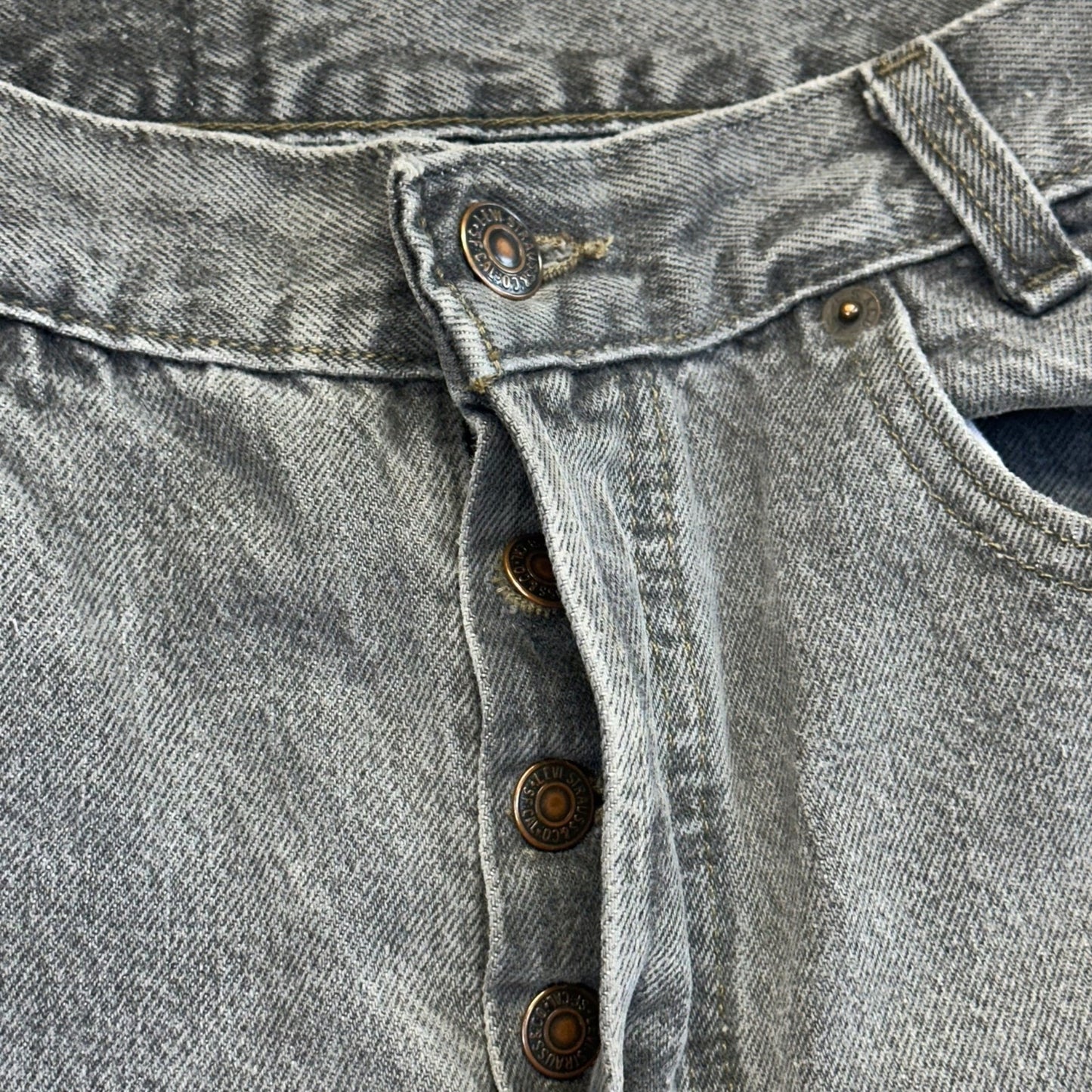 Vintage Levi's Women's Straight Jeans W24 Gray Distressed