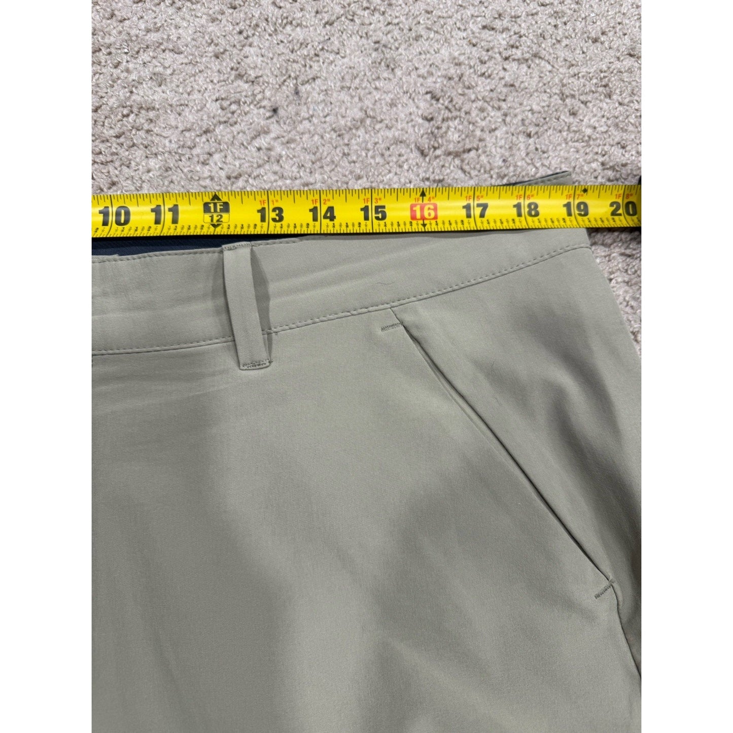 32 Degrees Cool Beige Man's Flat Front Men's Cargo Shorts Size 36