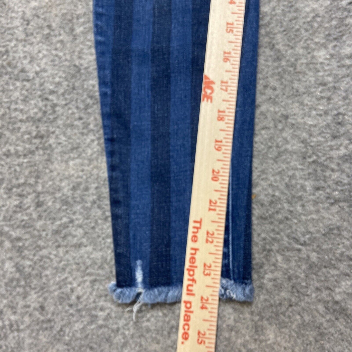 American Eagle Next Level Stretch Super Hi Rise Jegging Crop Size 2 Short Stripe