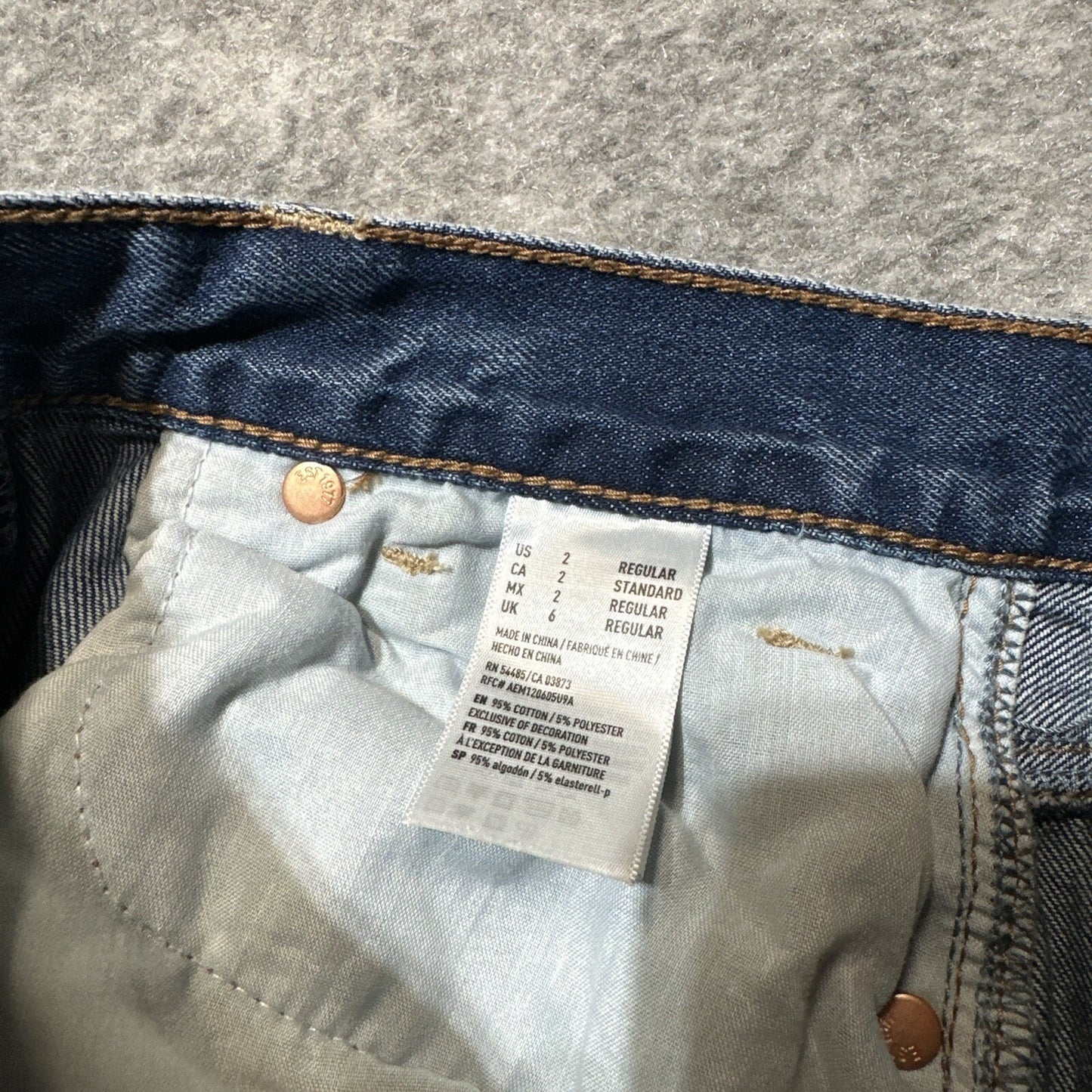 American Eagle Mom Jean Women's Jeans Size 2 Blue Medium Wash Denim