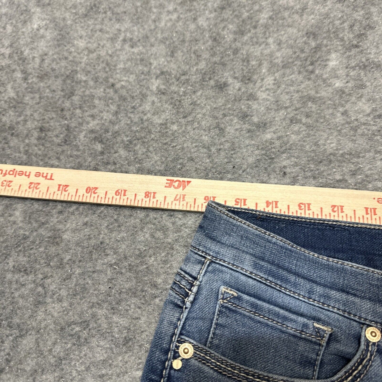 Seven7 Girlfriend Women's Cropped Jeans Size 6 Blue Medium Wash Denim