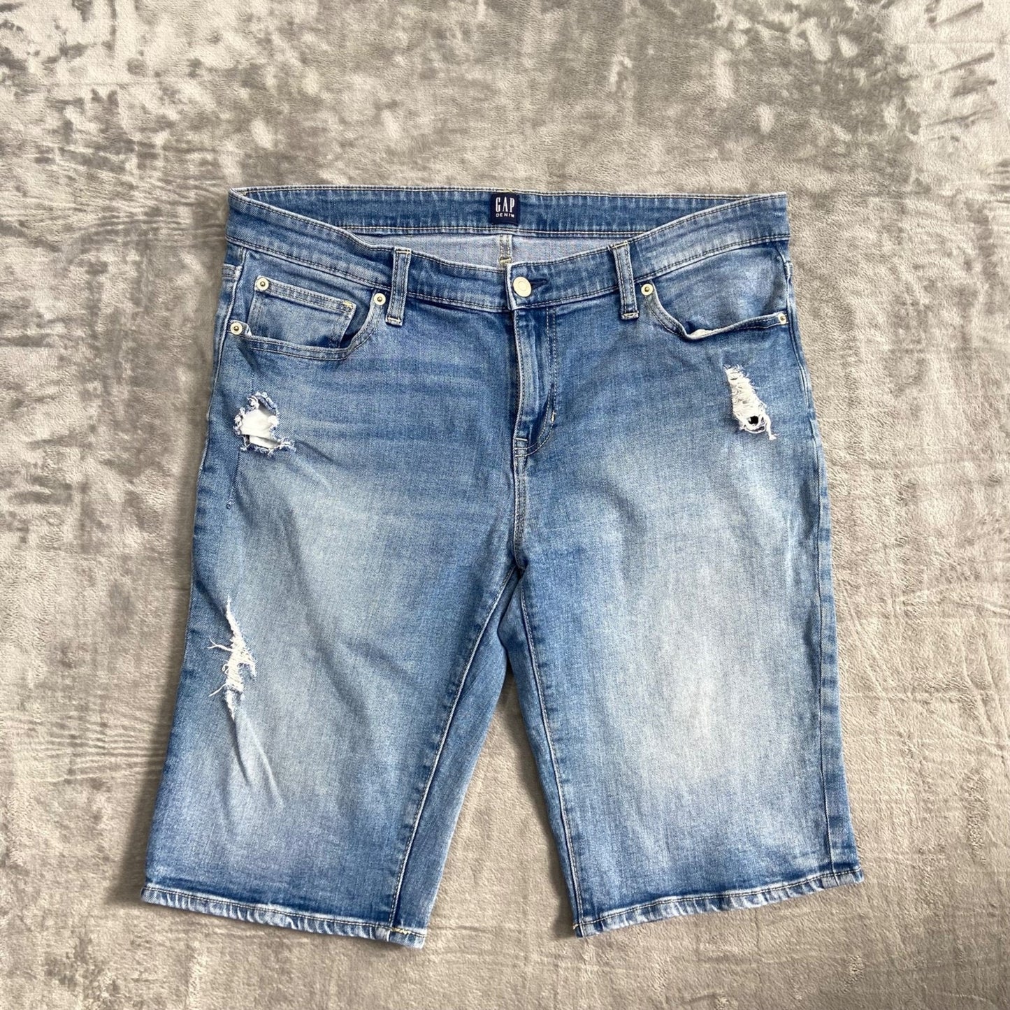 Gap Bermuda Denim Shorts Men's Size 31 Blue Jorts Distressed Longer 11"