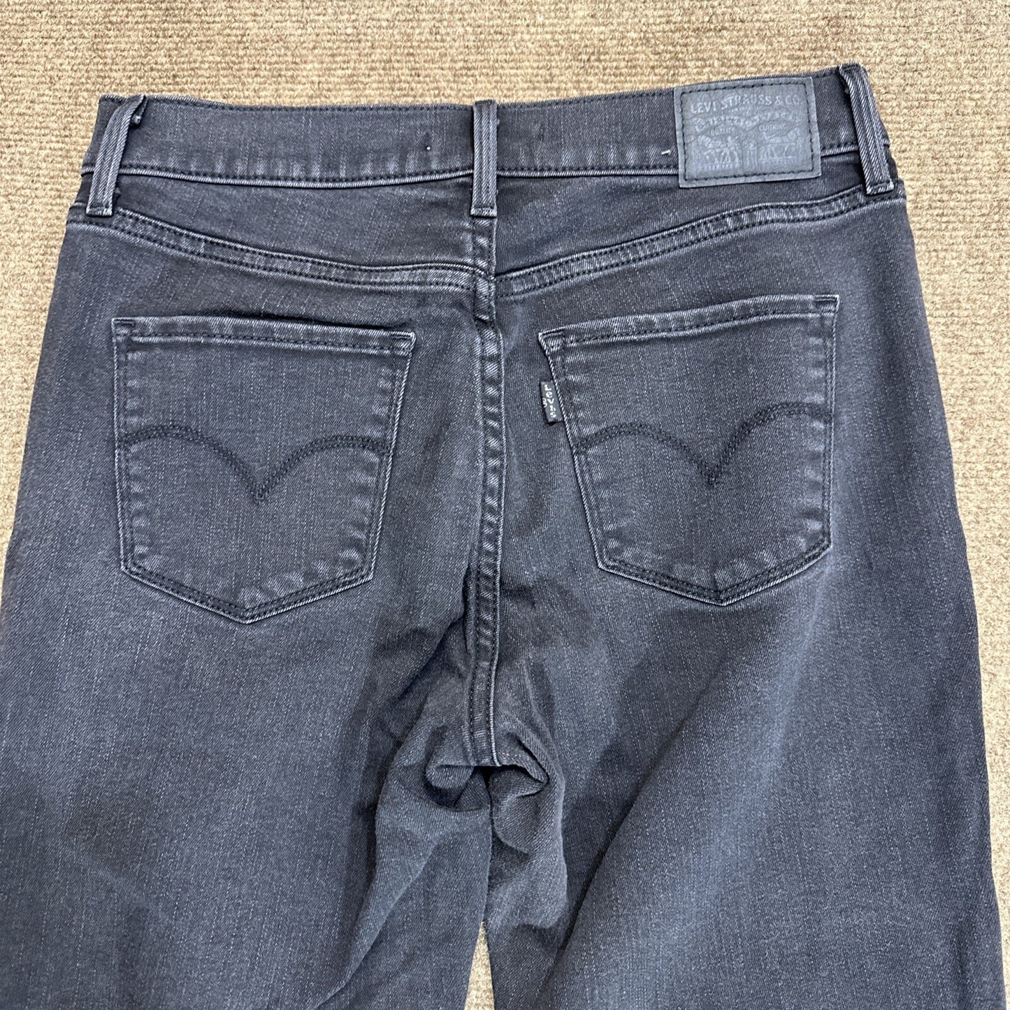 Levi's 314 Shaping Straight Women's Jeans Size 28 Black Dark Wash Denim 28x27
