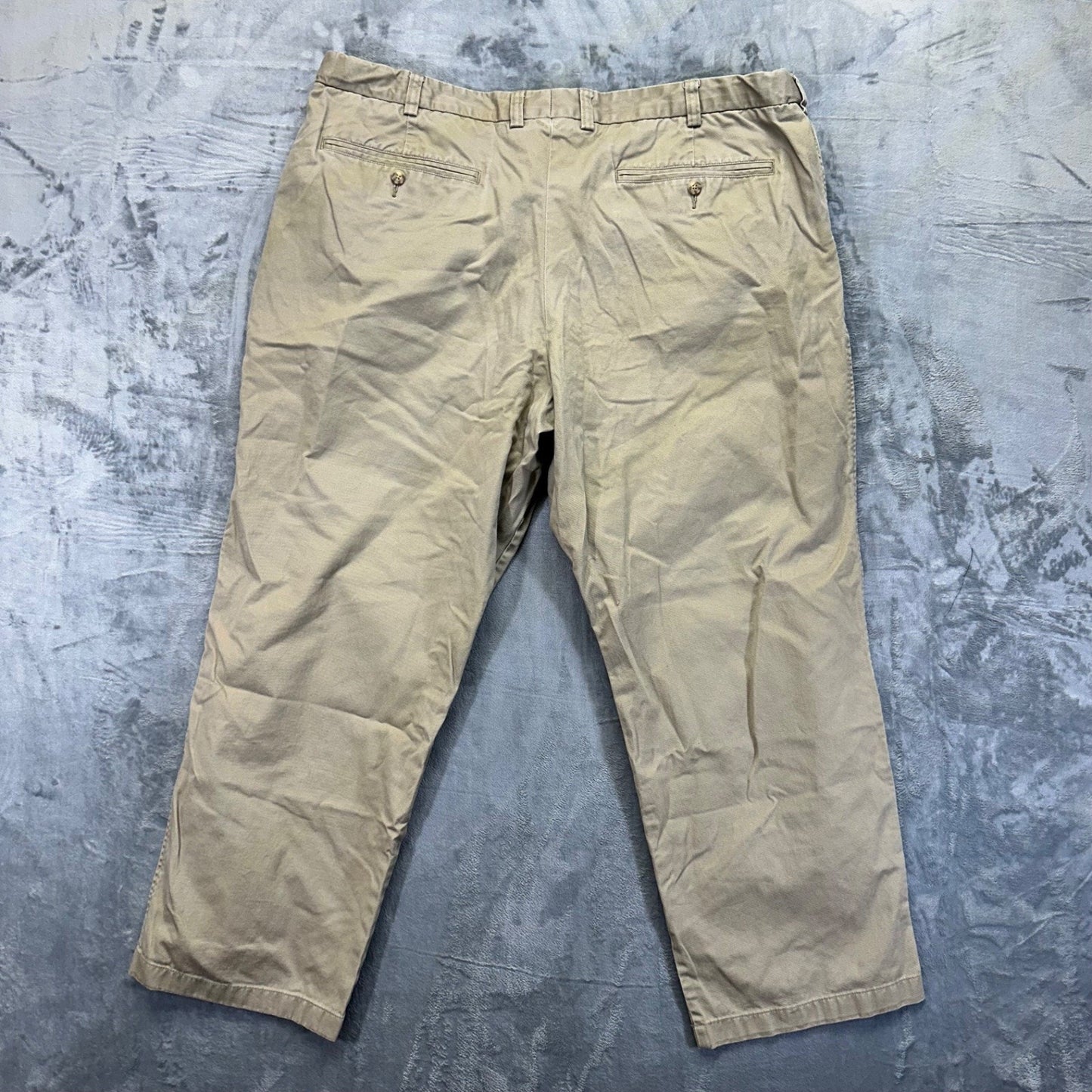 Duluth Trading Men's Khaki Chino Pants Size 48x32 Cotton Pleated #534424