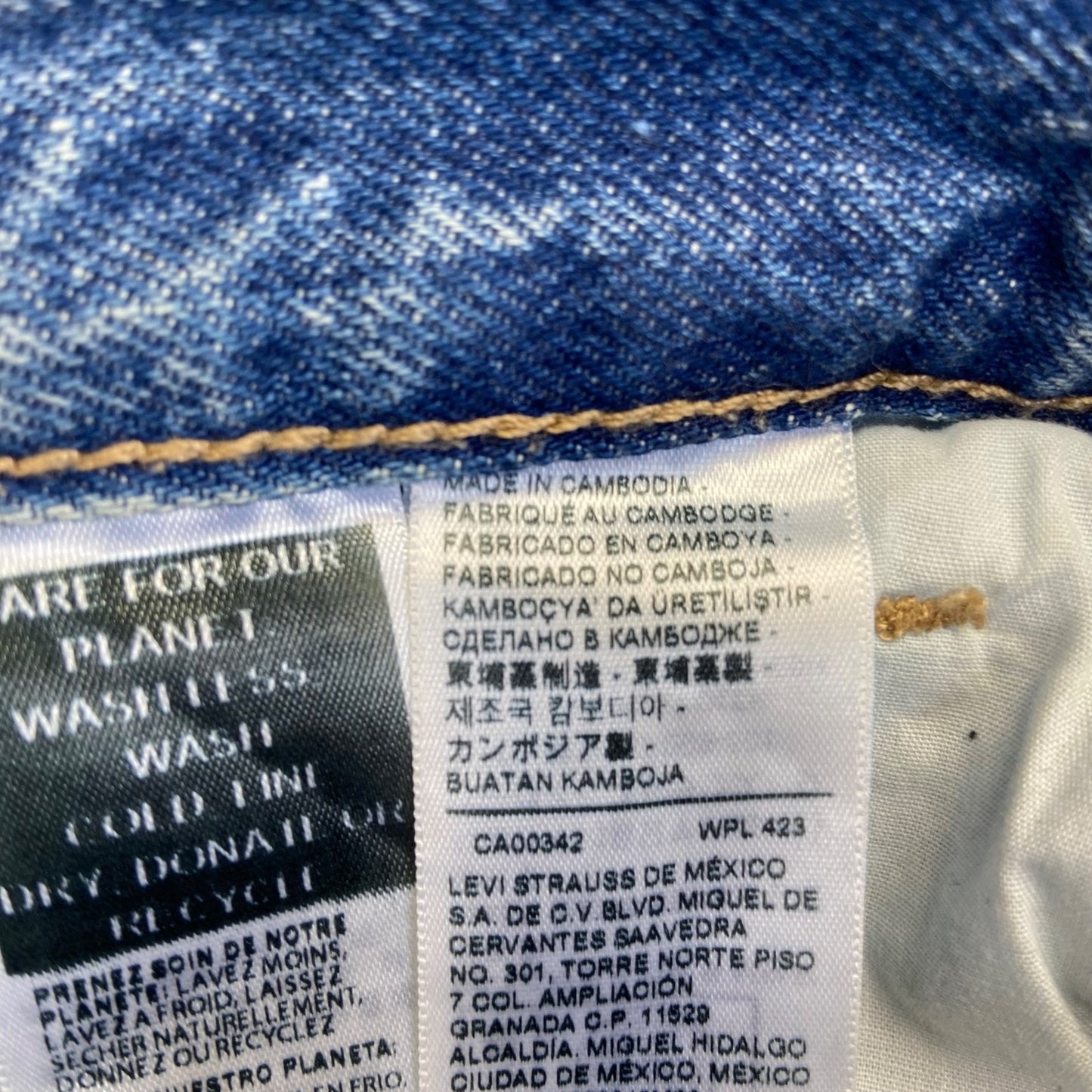 New Levi's High Waisted Mom Shorts Women's Size 24 Blue Denim Medium Wash