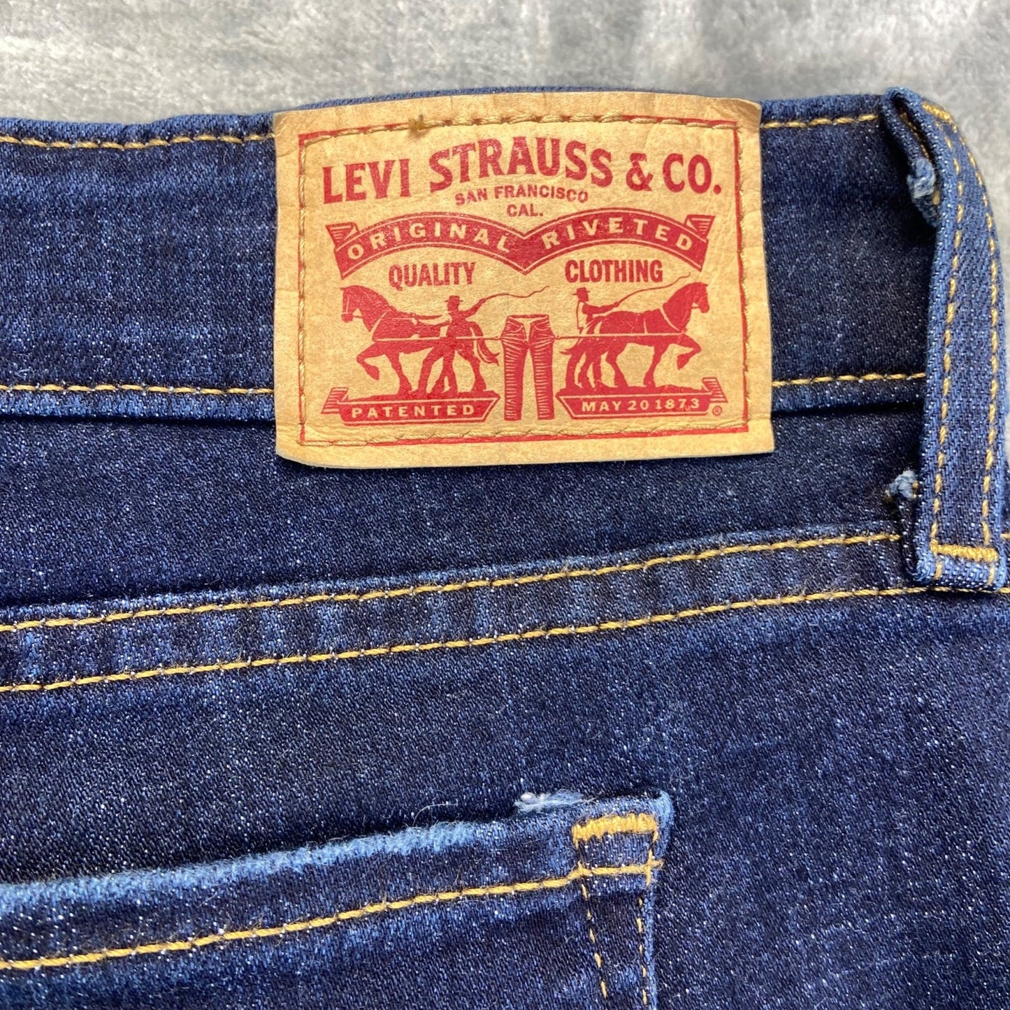 Levi's 711 Skinny Women's Jeans Size 33 Dark Wash Denim