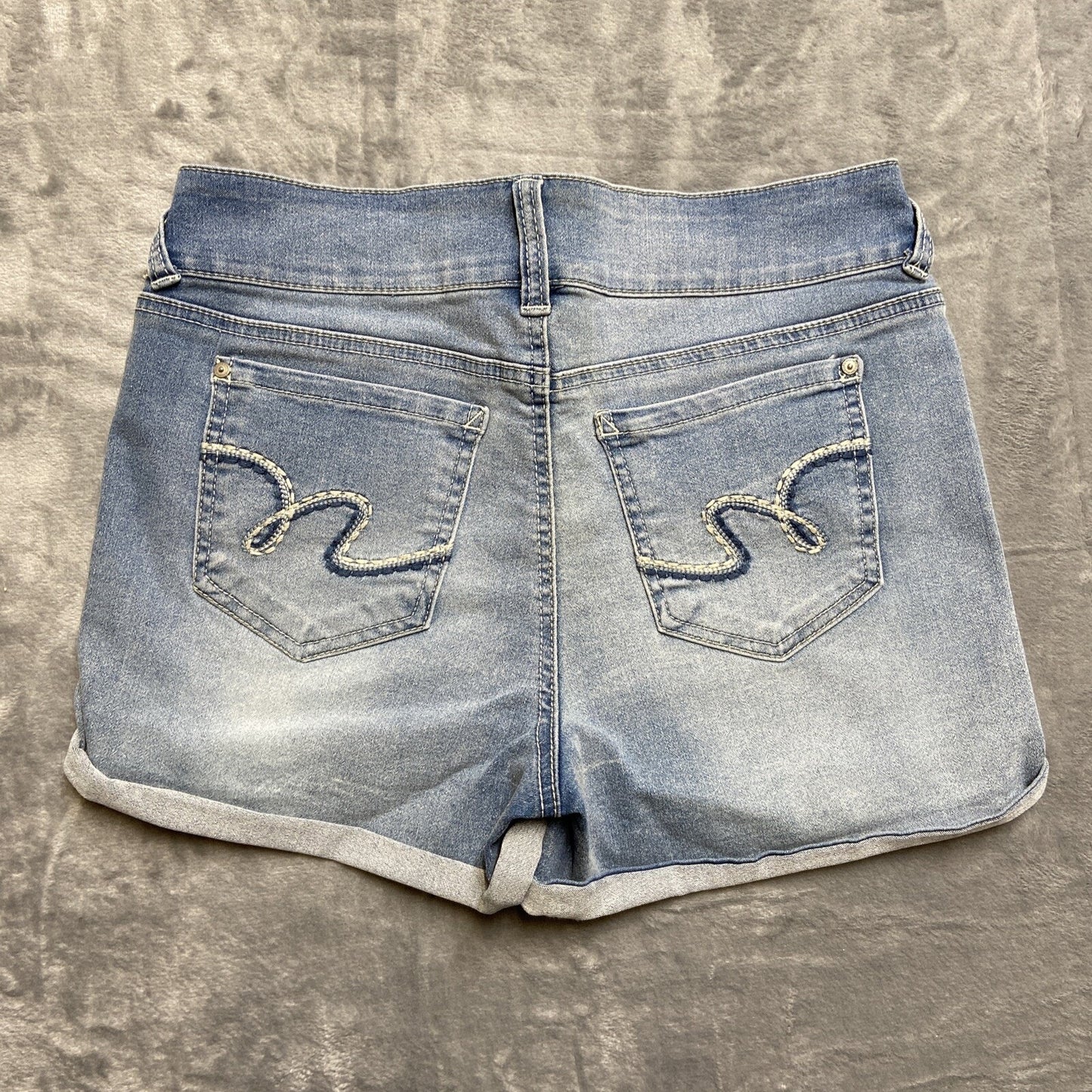 Wallflower Ultra Fit Cuffed Denim Shorts Women’s Size 11 Light Blue Denim