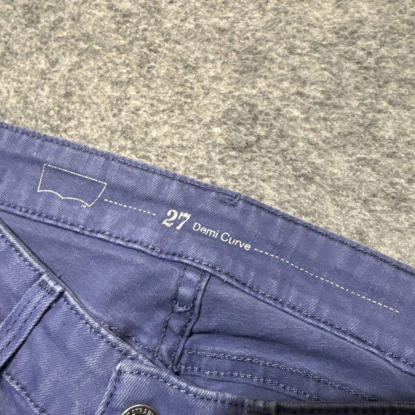 Levi's Demi Curve Skinny Jeans Womens Size 27 Purple Denim *28x26*