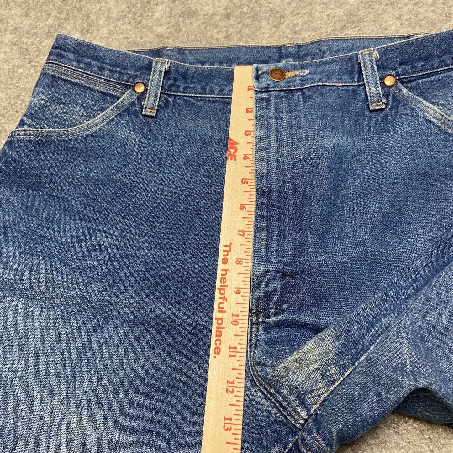 Wrangler 13MWZ Cowboy Cut Jeans Men's Size 40x32 Medium Wash Western