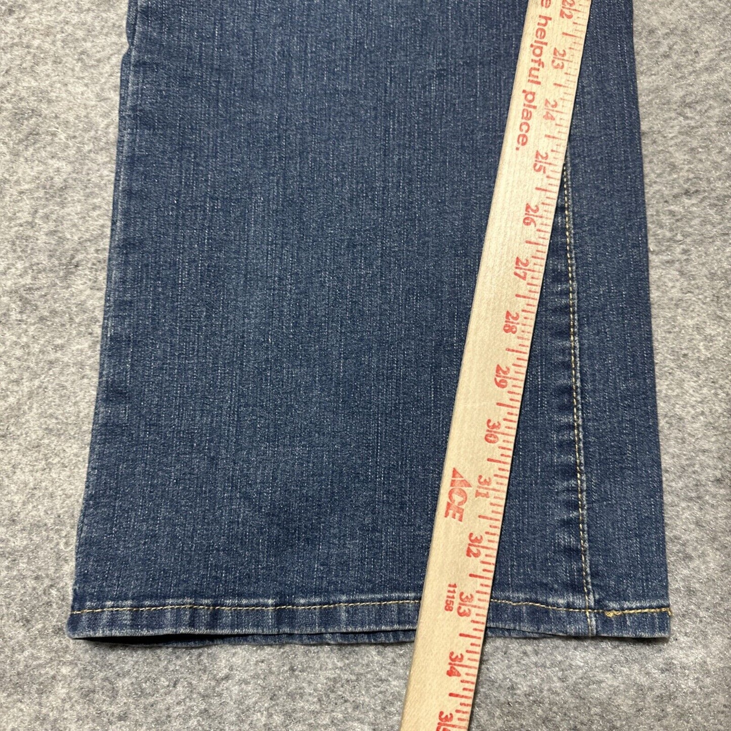 New Signature Levi's Mid Rise Bootct Jeans Women's Size 26L Dark Blue 38x34