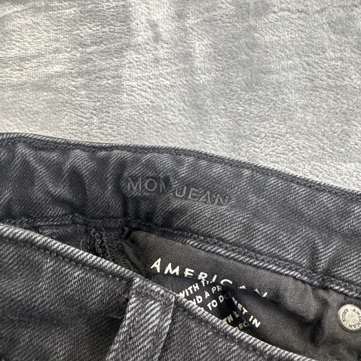American Eagle Stretch Distressed Mom Jeans Women's Size 00 R Black Denim
