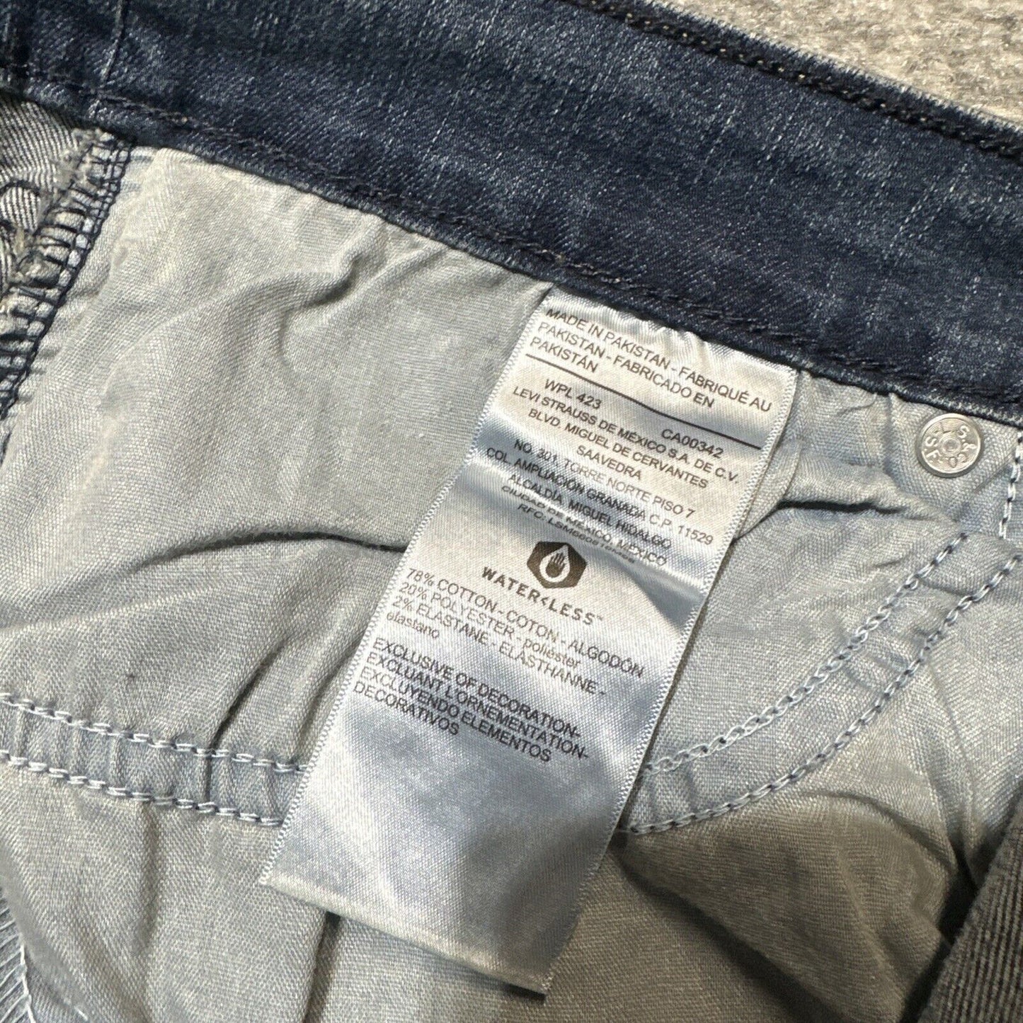 New Signature Levi's Mid Rise Bootct Jeans Women's Size 26L Dark Blue 38x34