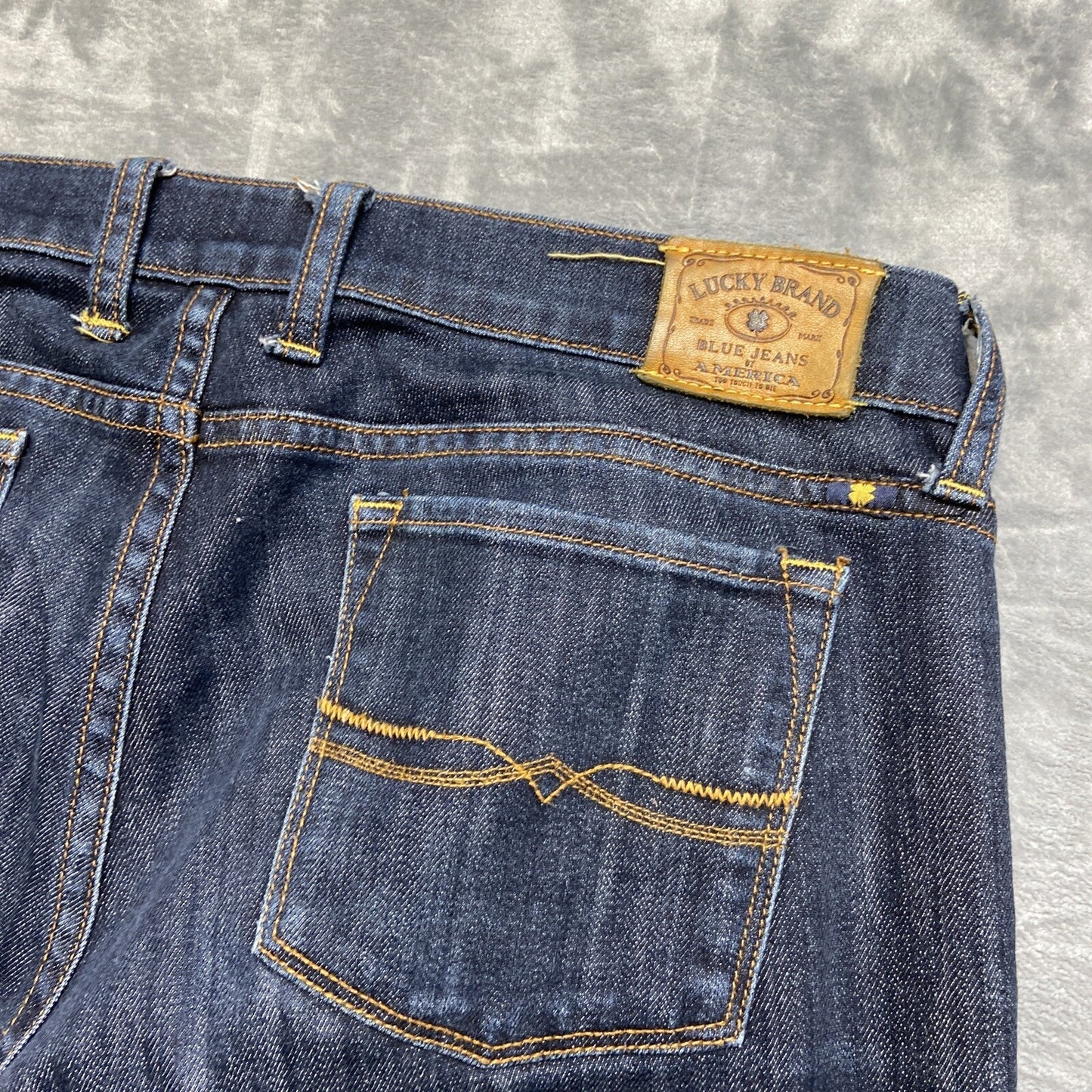 Lucky Brand Charlie Skinny Jeans Women’s Size 10 / 30 Reg Dark Blue Denim