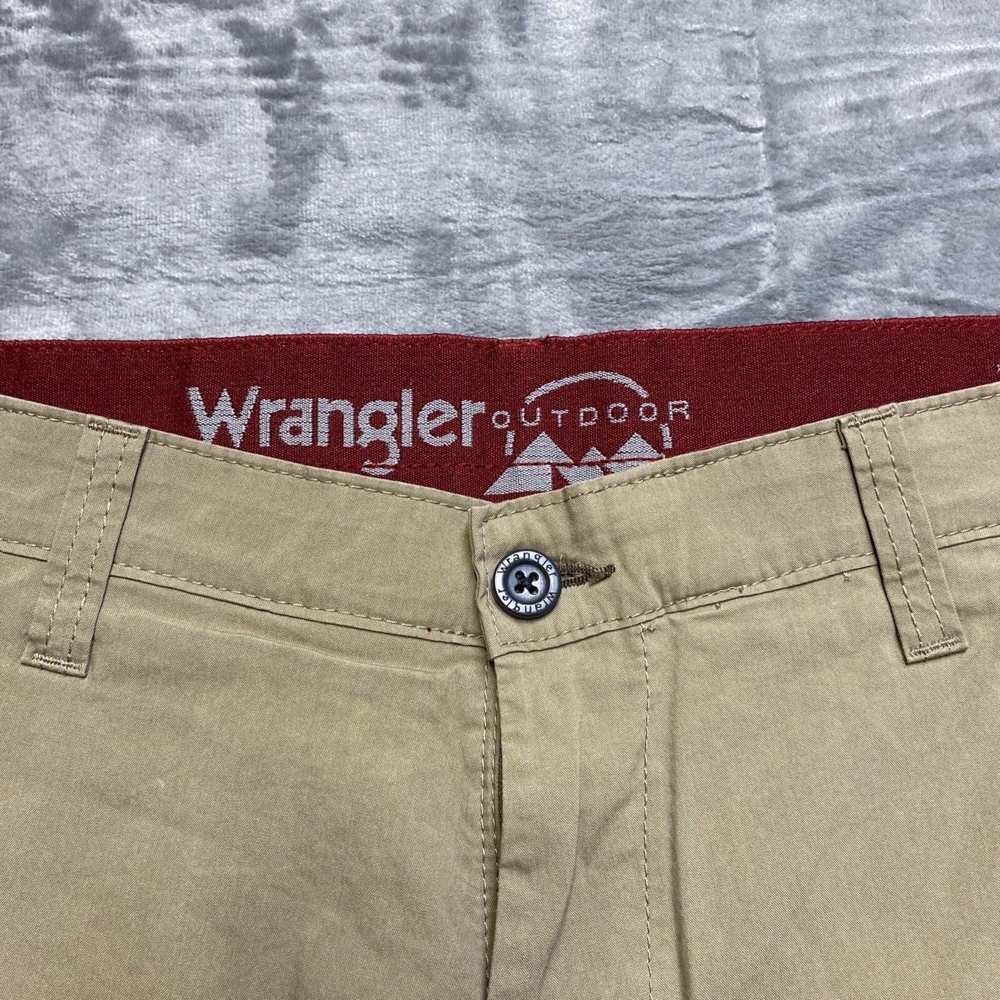 Wrangler Outdoor Shorts Women’s Size 4 Brown Shorts