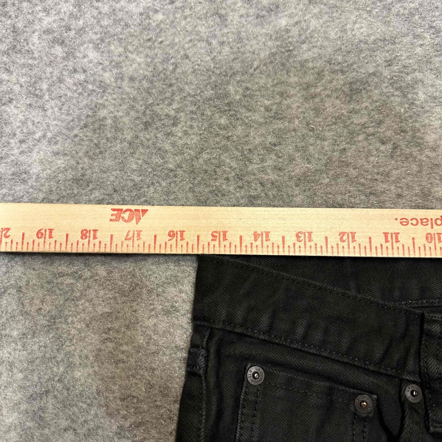 Uniqlo Jeans Men's Straight Button Fly Jeans Size 30x34 Black Dark Wash Denim
