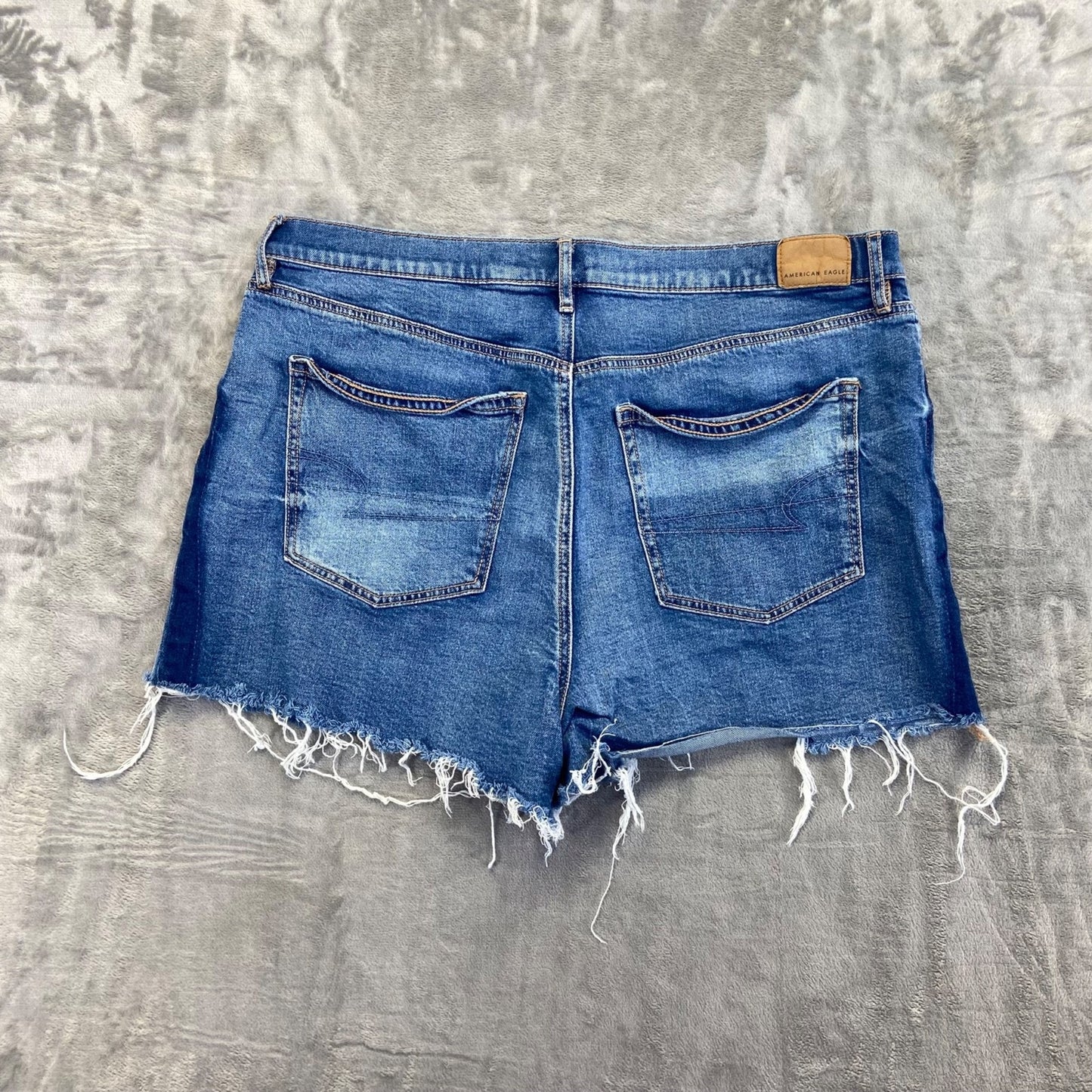 American Eagle Women's Strigid Relaxed Short Size 14 Blue Denim Cut Off Shorts