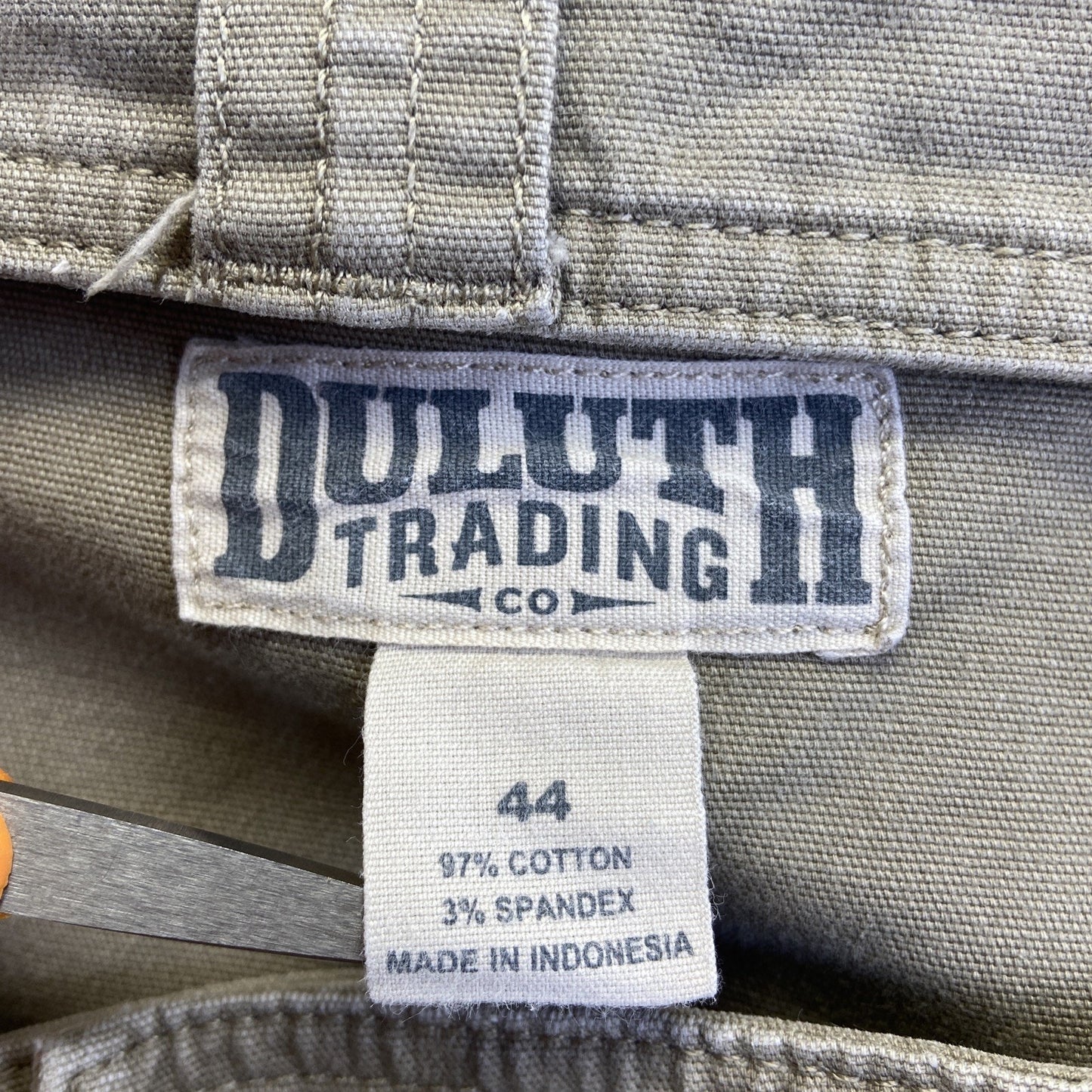 Duluth Trading Flex Fire Hose Cargo Shorts Men's Size 44 Beige Brown Shorts