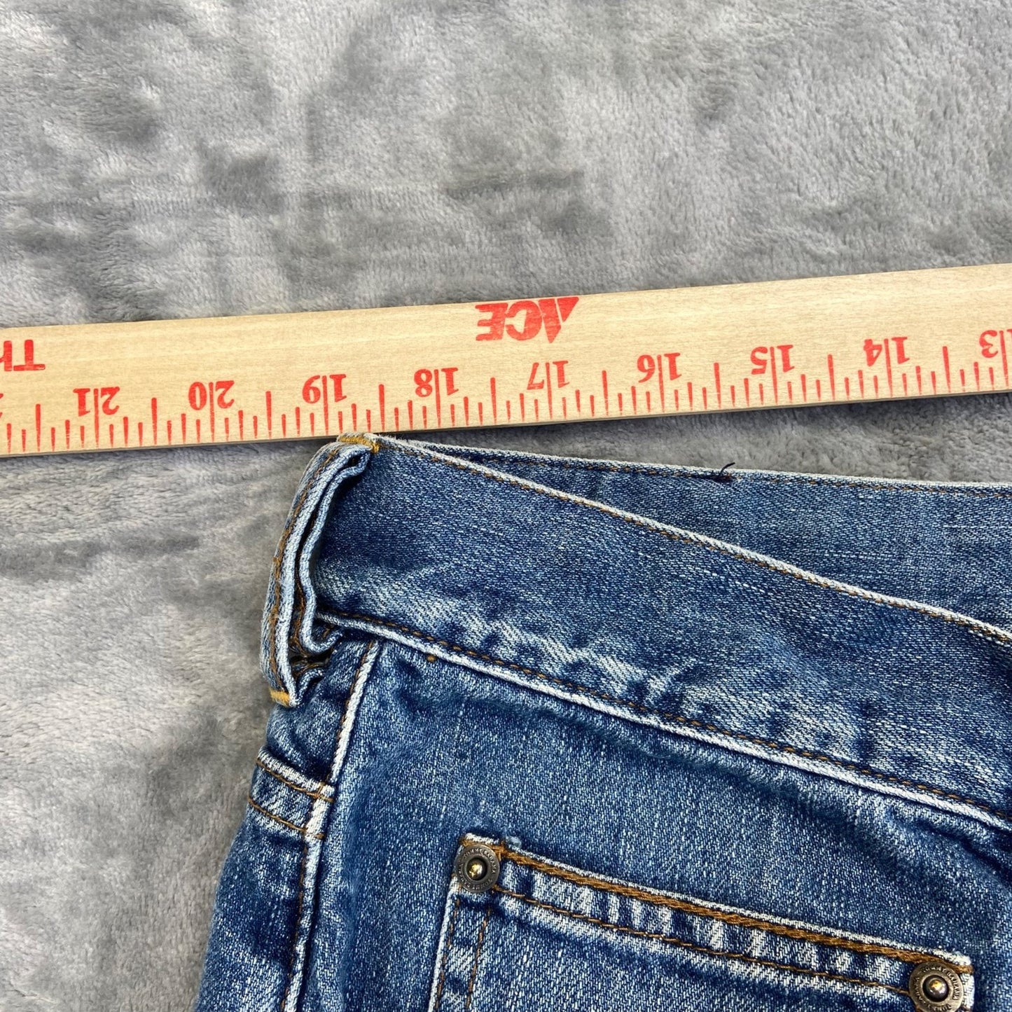 Tommy Bahama Men's Classic Fit Straight Jeans Size 42x30 Blue