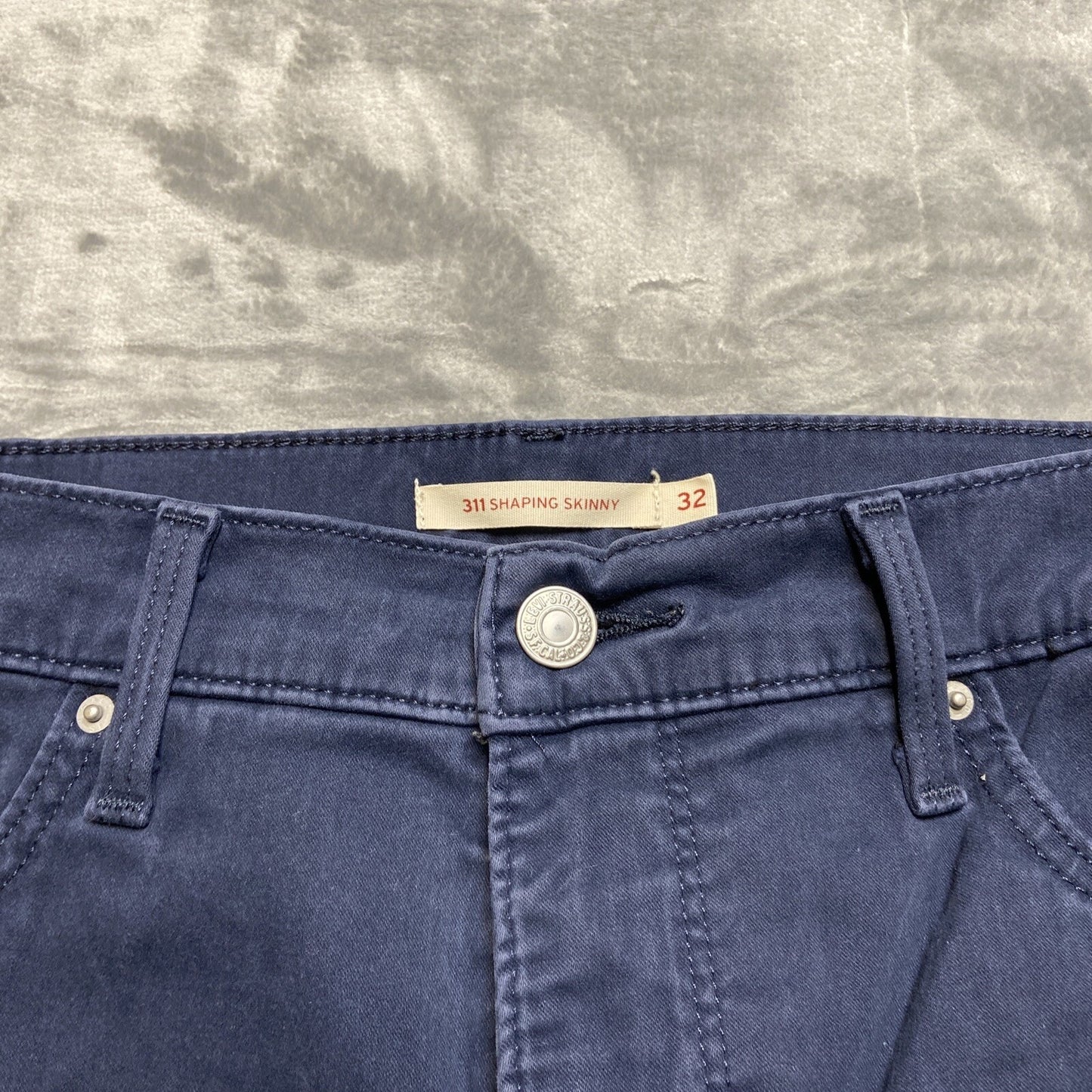 Levi's 311 Shaping Skinny Jeans Women's Size 32 Dark Blue Crushed Cotton 32x30