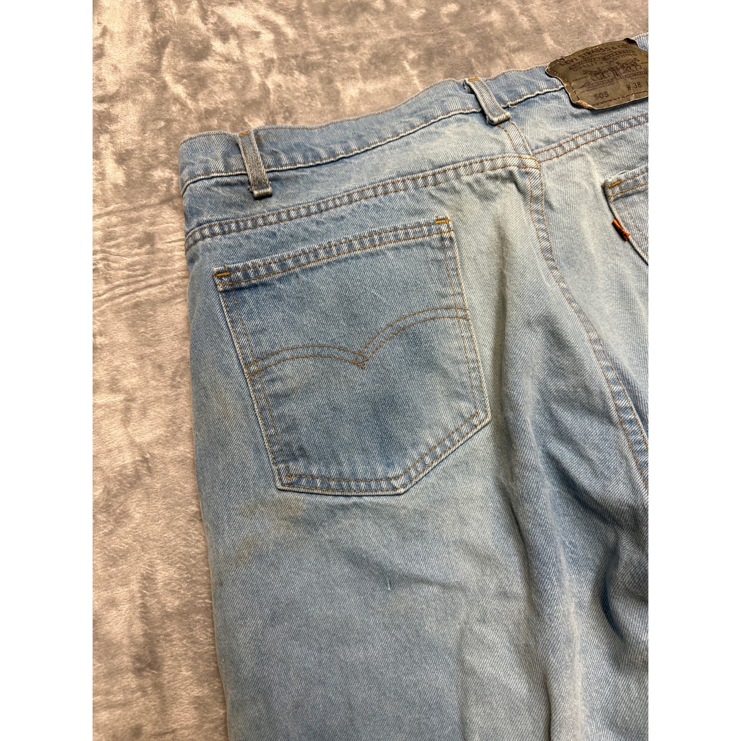 Levi's 505 Straight Fit Jeans Men's Size 38x30 Light Blue Denim *with rust marks*