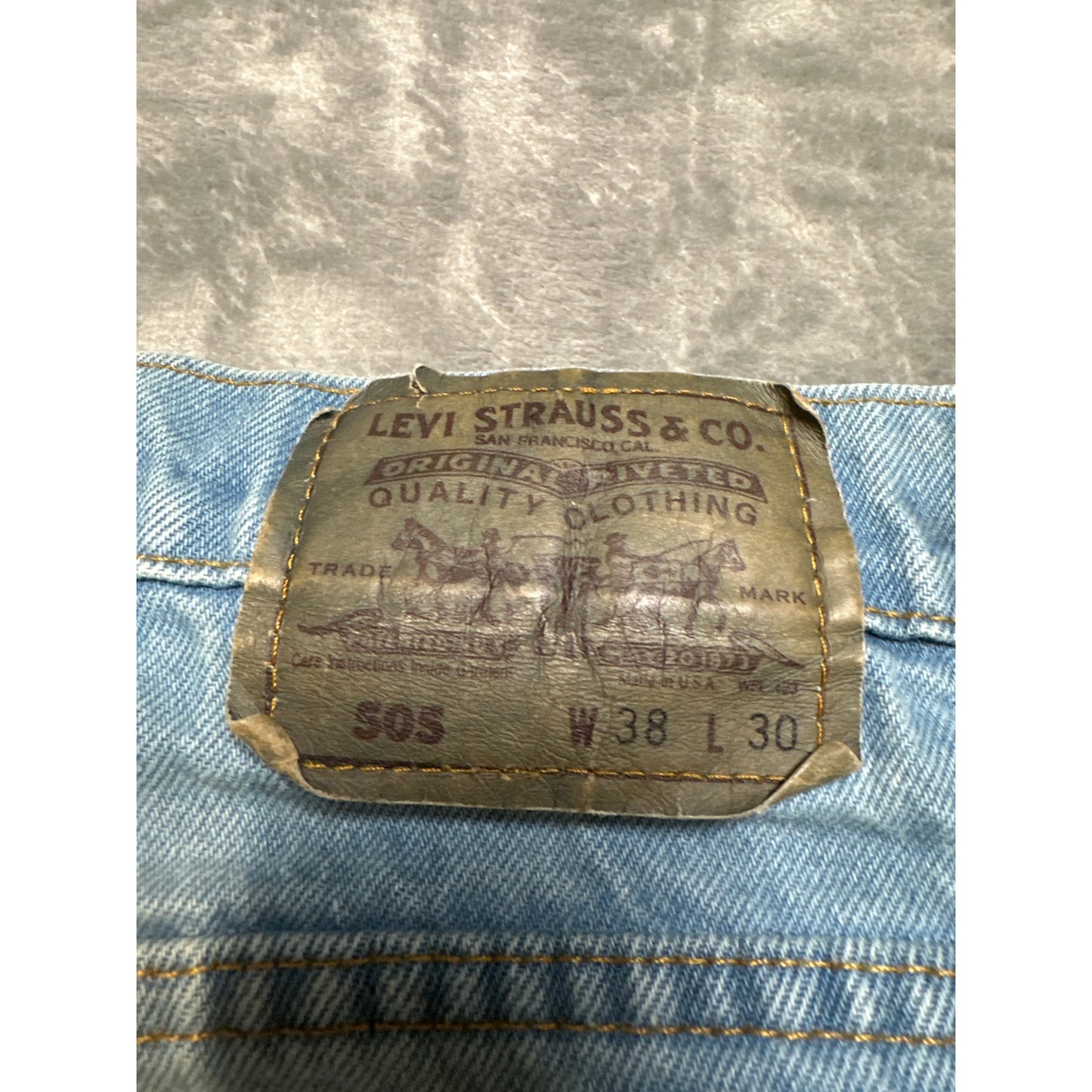 Levi's 505 Straight Fit Jeans Men's Size 38x30 Light Blue Denim *with rust marks*