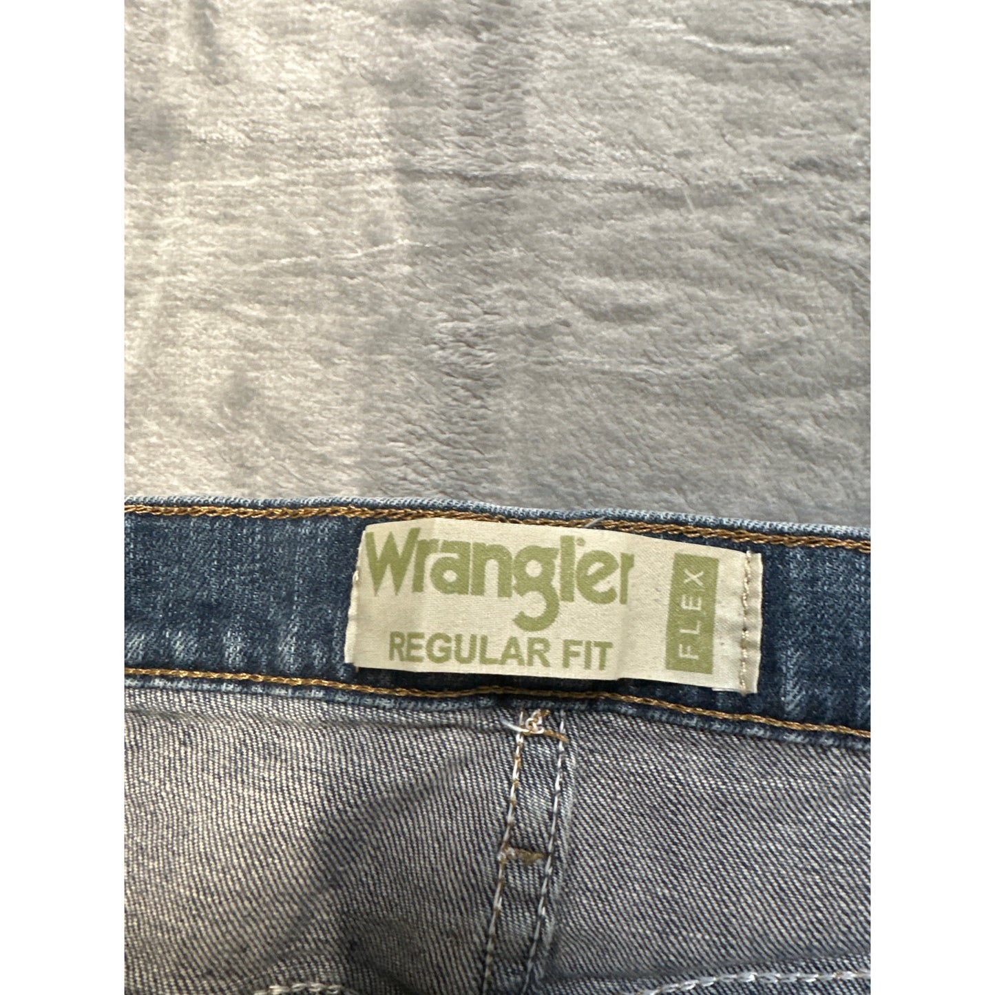 Lot of 2 Wrangler Levi's Straight Jeans Men's Size 36x29 Blue Denim