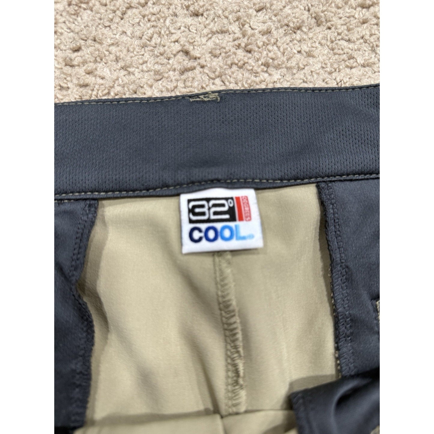 32 Degrees Cool Beige Man's Flat Front Men's Cargo Shorts Size 36
