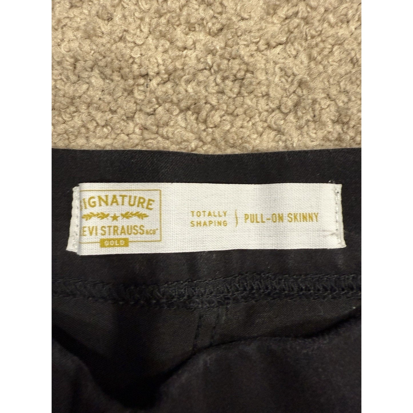 Levi Signature Gold Pull On Skinny Jeans Black 28x30 Women’s