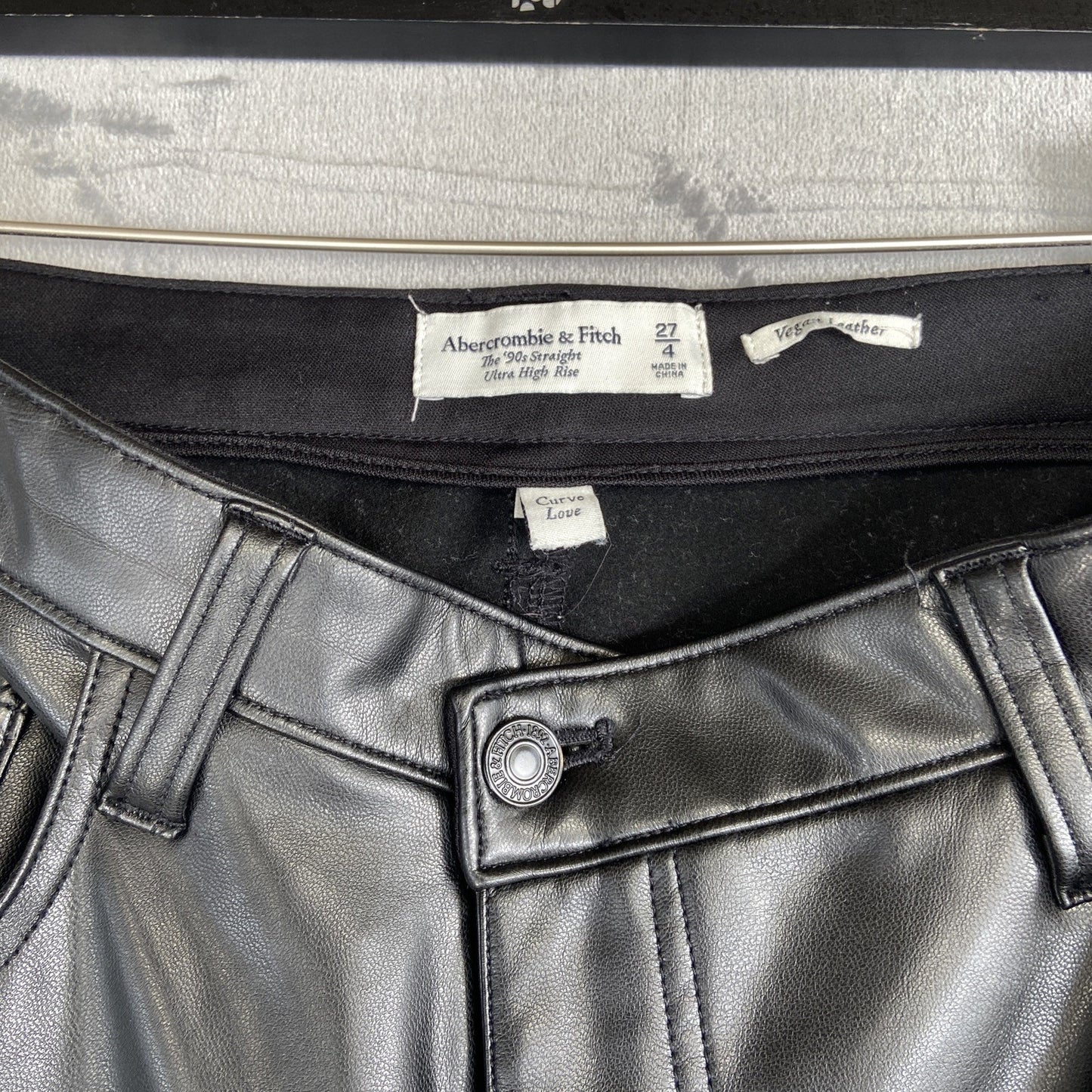 Abercrombie & Fitch Curve Love Vegan Leather Straight Jeans Women's Sz 27 Black