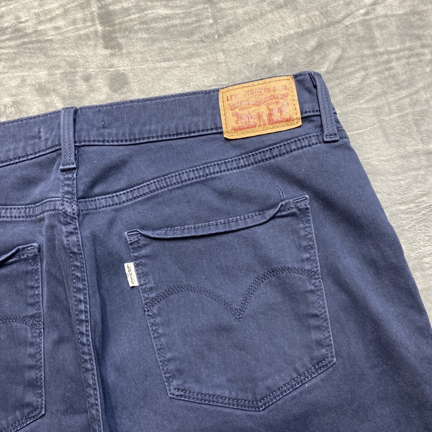 Levi's 311 Shaping Skinny Jeans Women's Size 32 Dark Blue Crushed Cotton 32x30