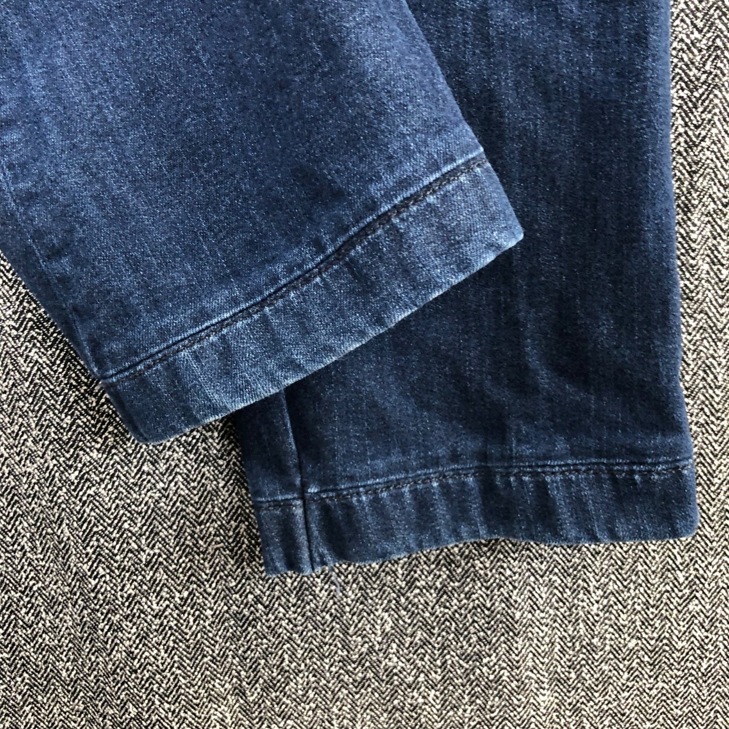 Gap 1969 Women's Long & Lean Straight Jeans Size 31/12R Dark Wash