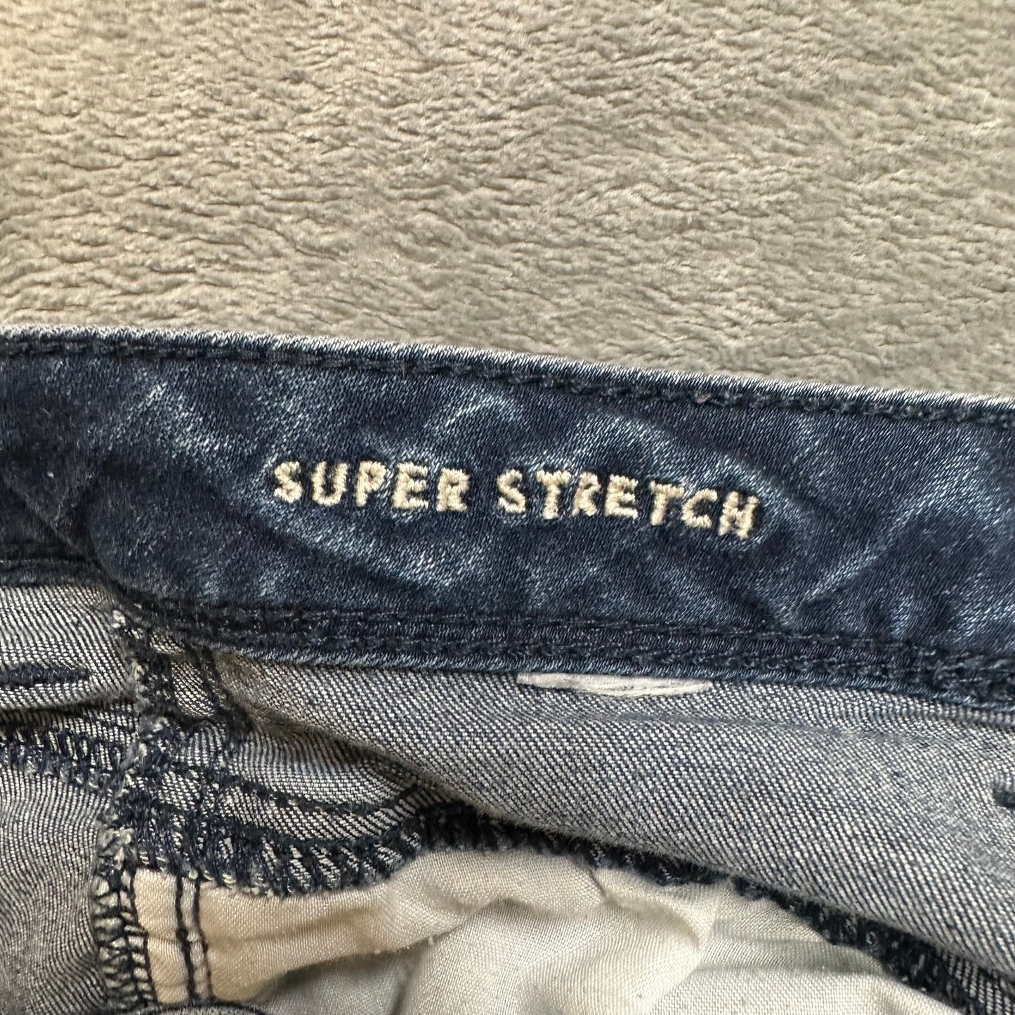 American Eagle Super Stretch Cut Off Shorts Women’s Size 6 Blue Denim