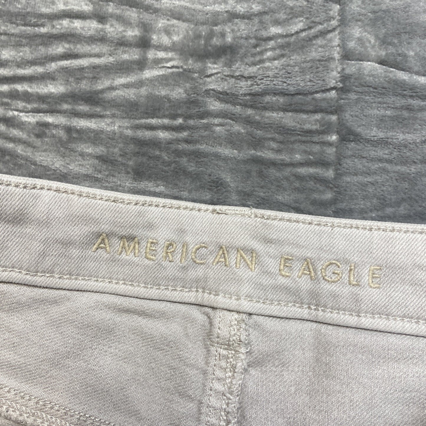 American Eagle Outfitters Mom Jean Distressed Skinny Jeans Women's Size 12 Gray
