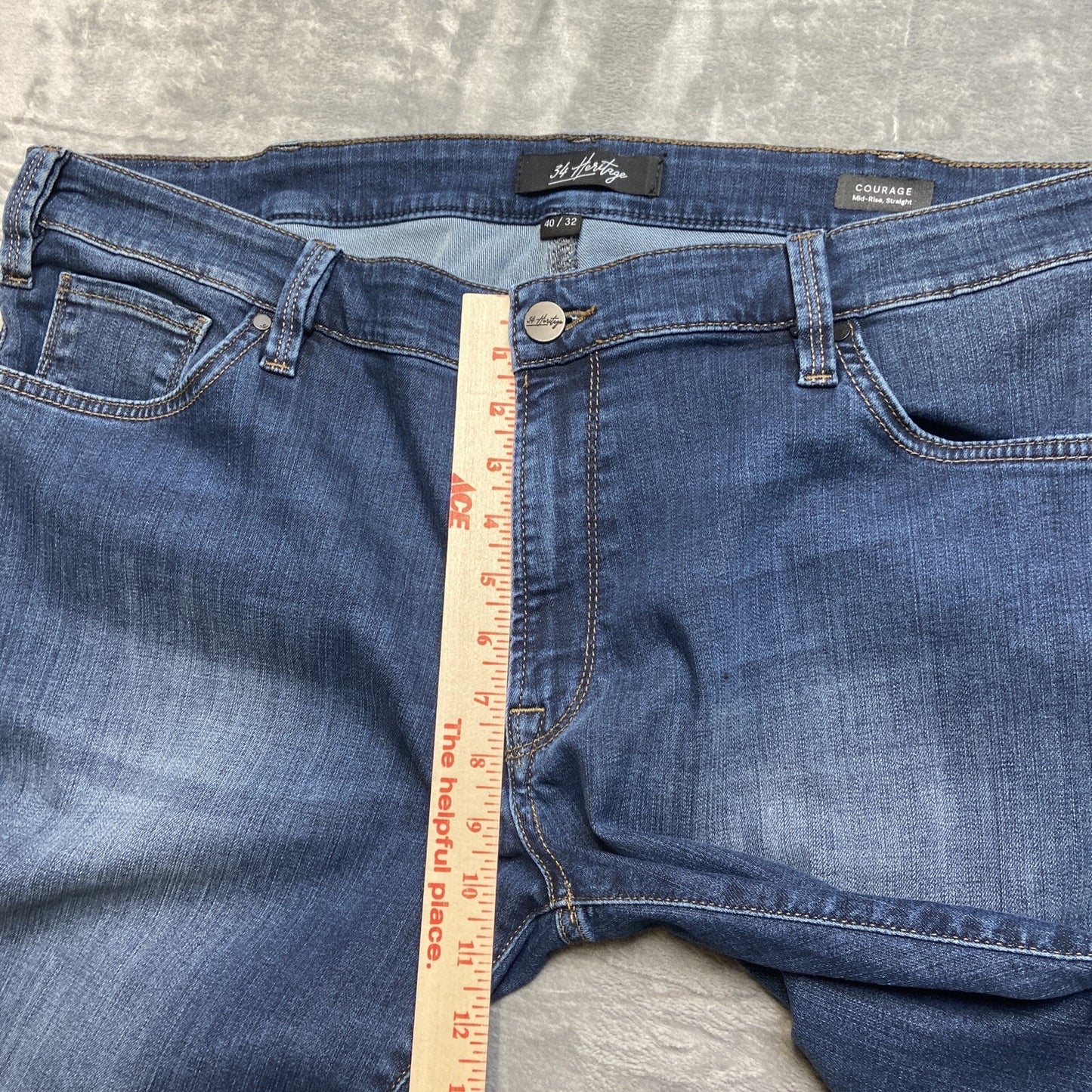34 Heritage Courage Mid Rise Straight Jeans Men’s Size 40x32 Blue Denim EUC