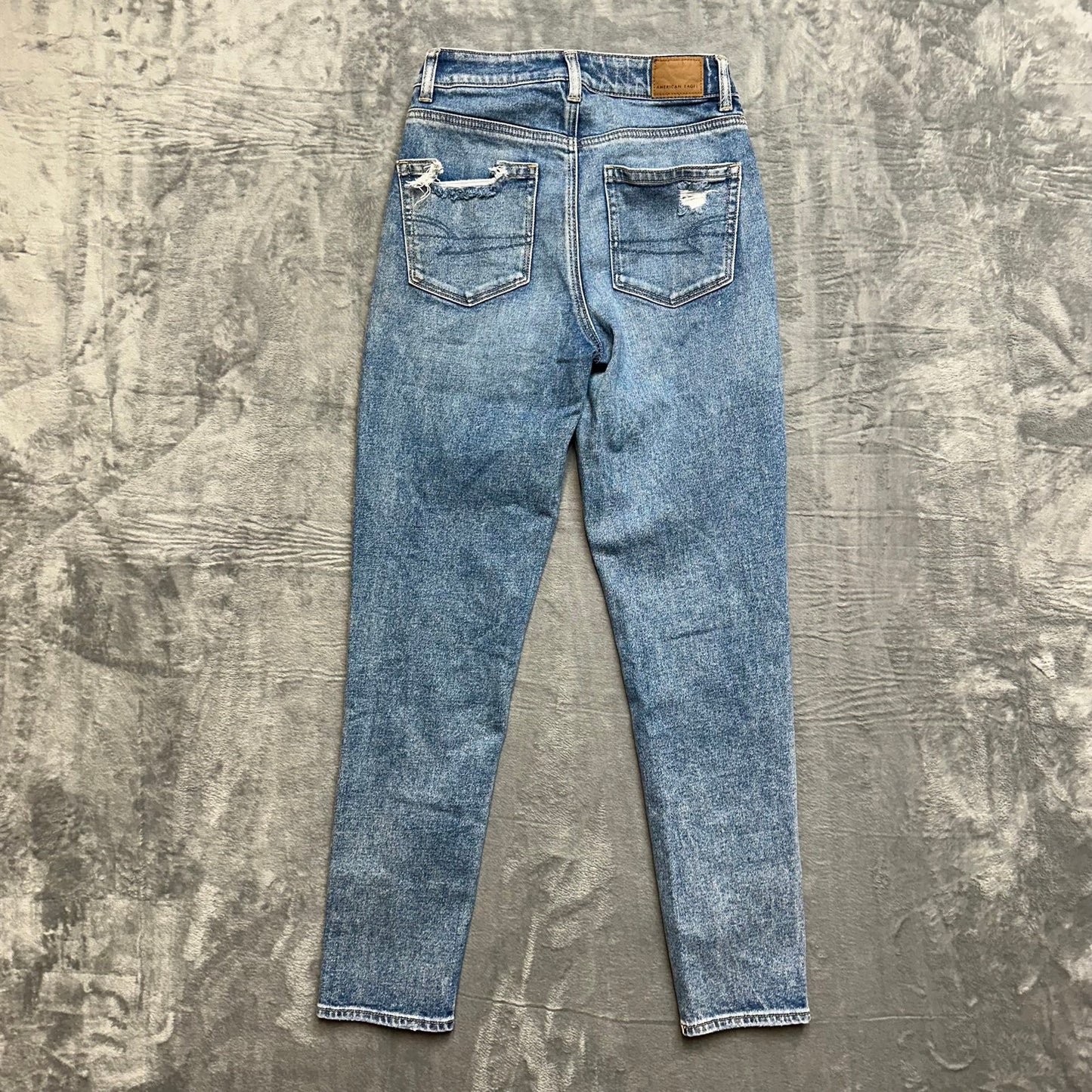 American Eagle Stretch Highest Rise Mom Jeans Women’s Size 0 Long Light Blue