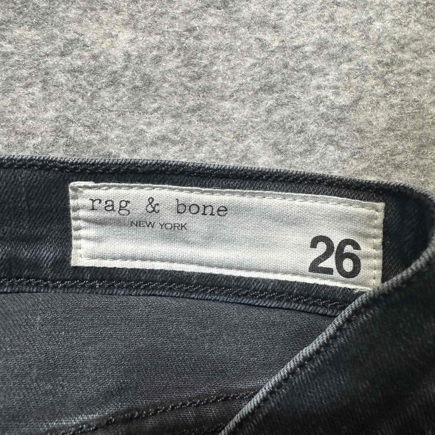 Rag & Bone Women's Distressed Skinny Fit Ankle Jeans Sz 26 Black Dark Wash Denim