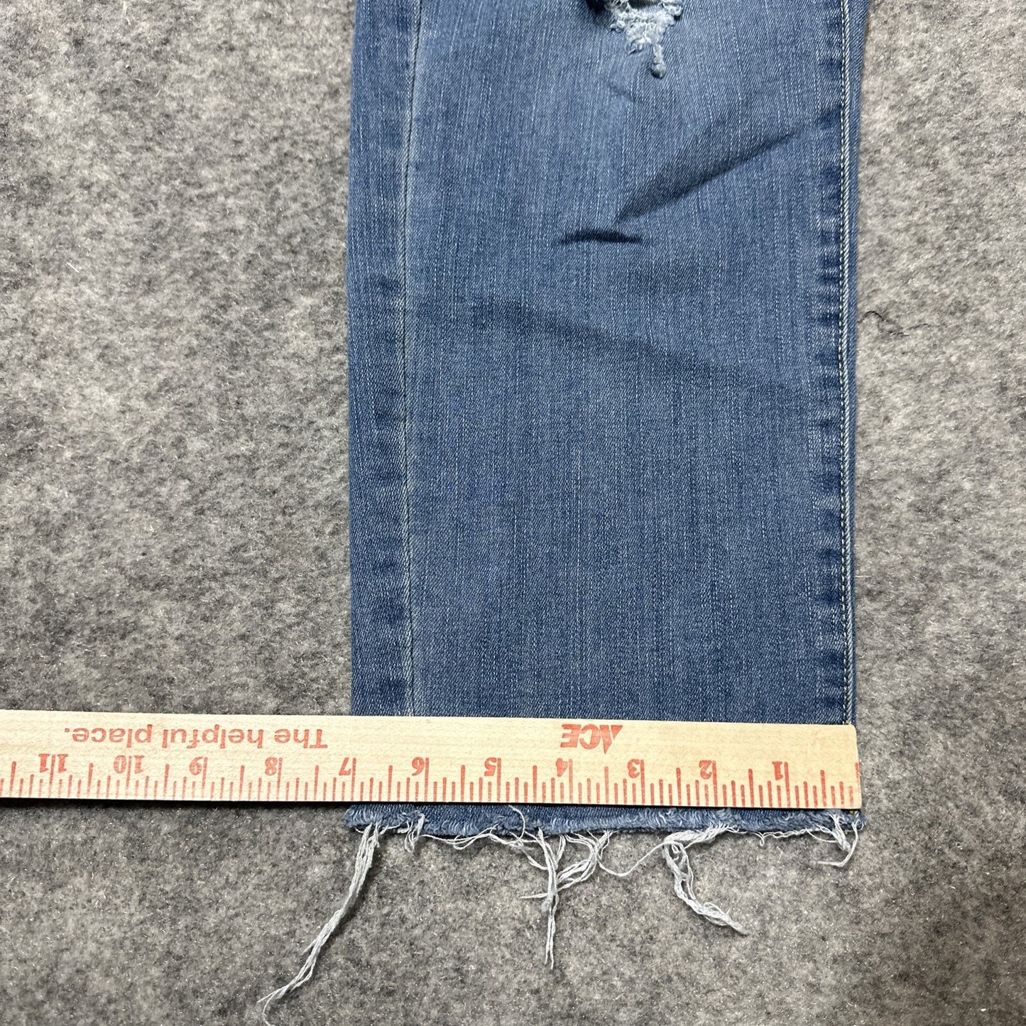 Signature Levi's Mid Rise Boyfriend Women's Jeans Size 34 Blue Light Wash Denim