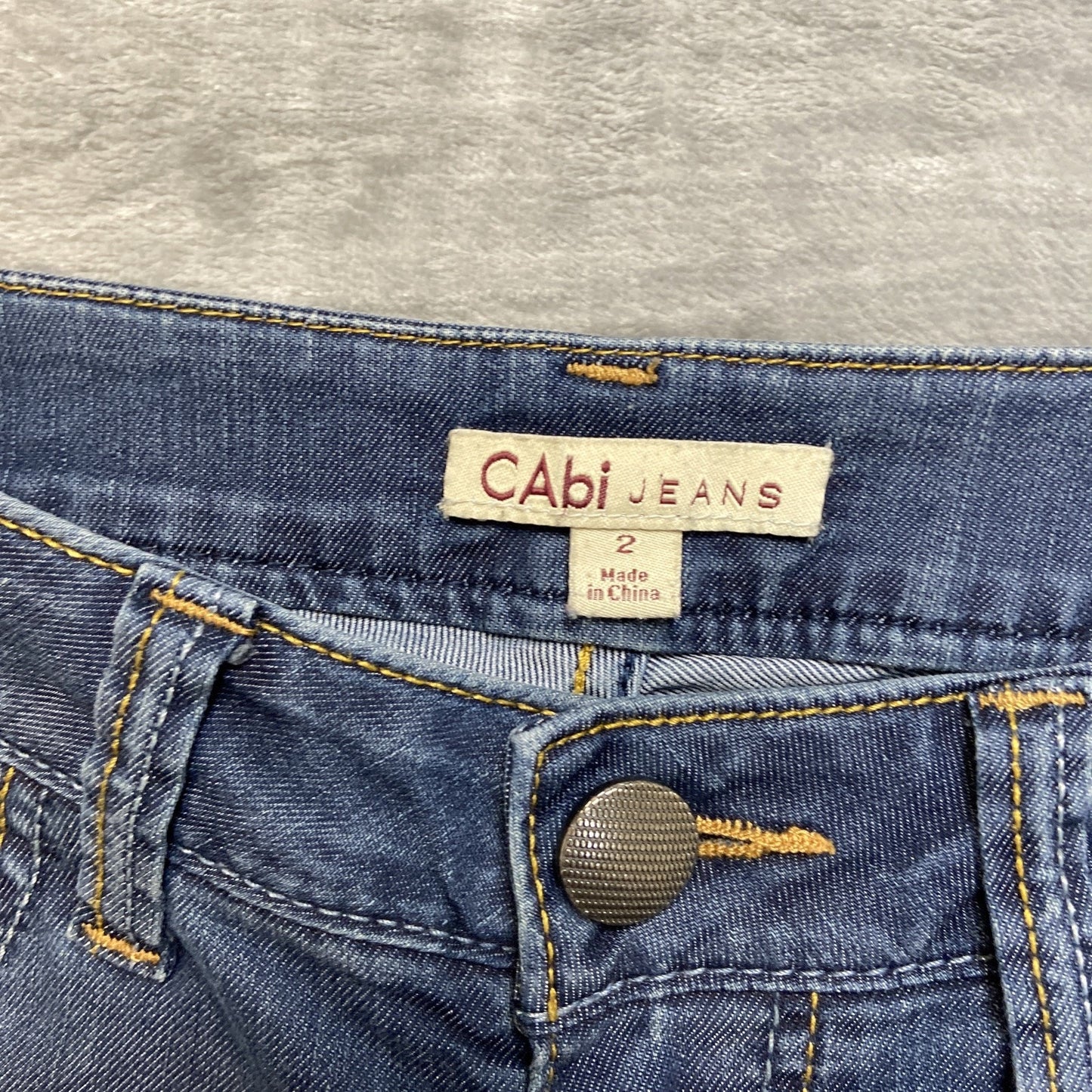 New CAbi Jeans Johnny Crop Jeans Women's Size 2 Blue Denim
