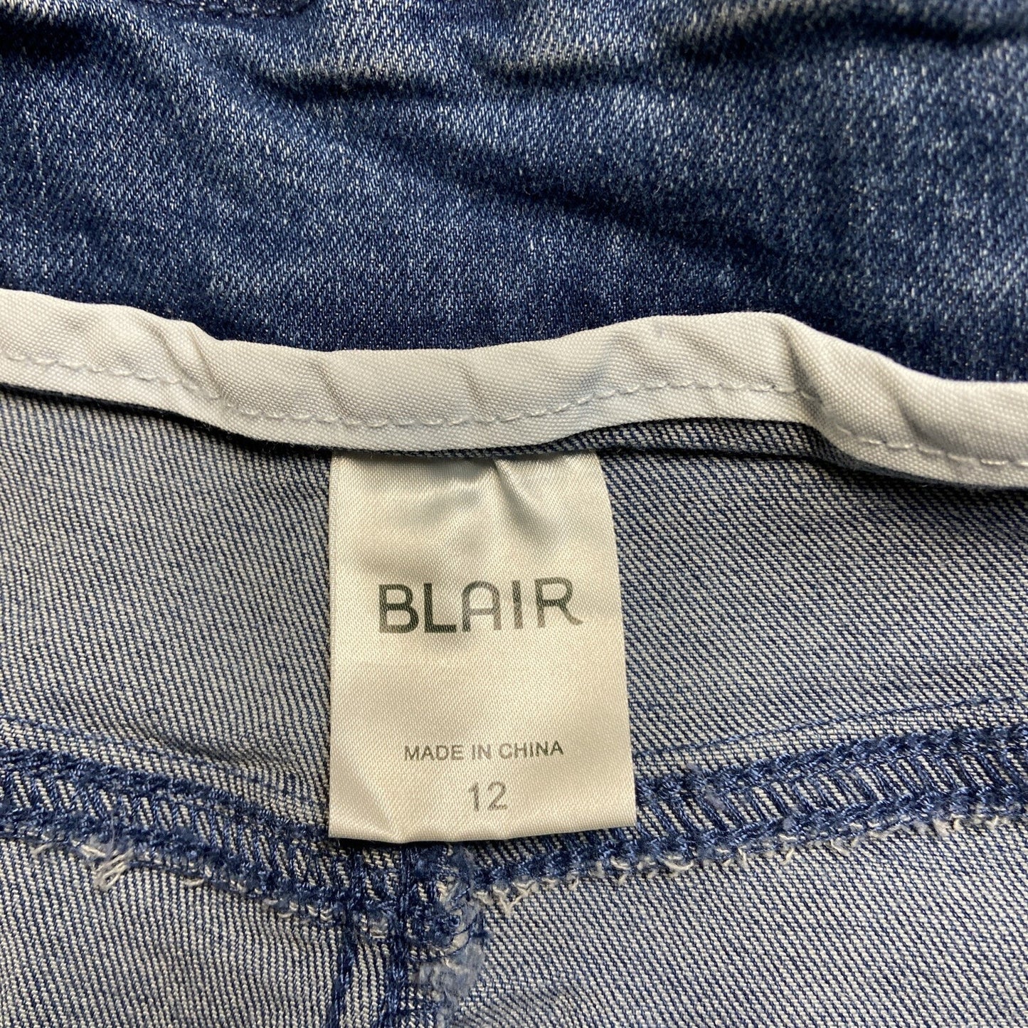 Blair Pull On Straight Jeans Women’s Size 12 Blue Medium Wash Denim